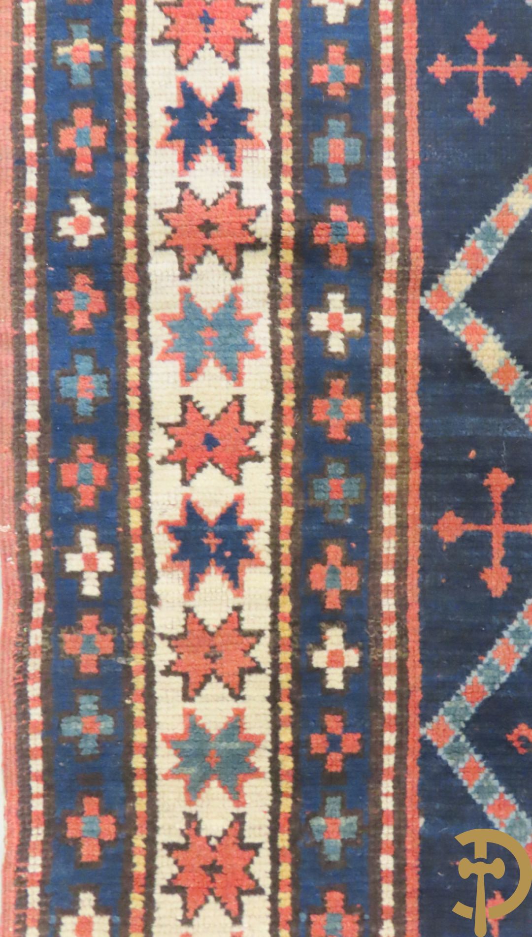 Oosterse handgeknoopt tapijt Kaukasus met geometrische motieven op blauwe fond