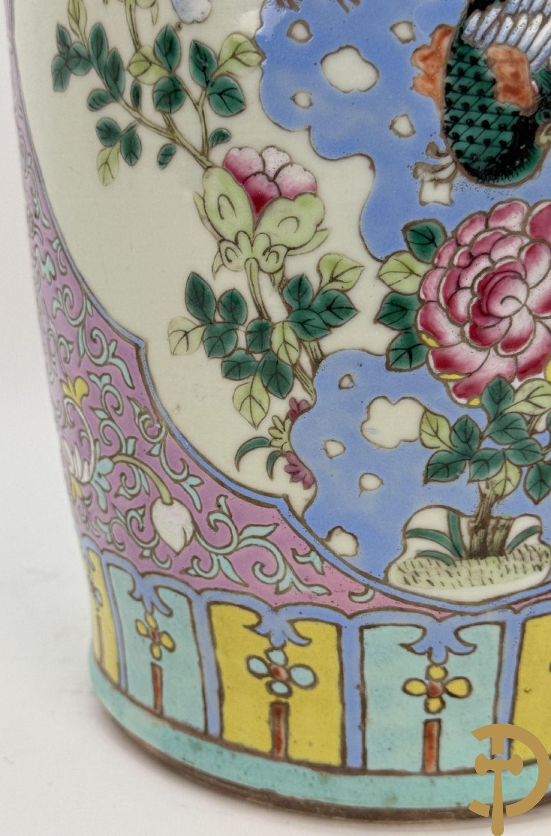 Chinese porseleinen vaas met vogel- en bloemendecor