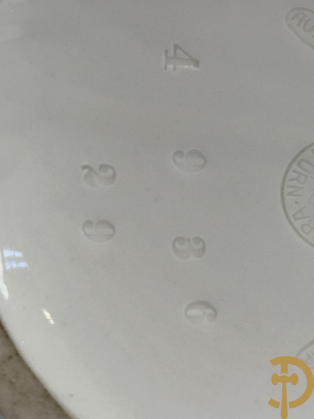 Paar Austria vazen bezet met orientaalse ruiters, nummer 4935