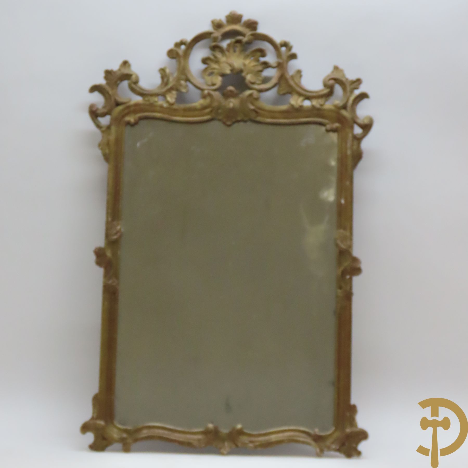 Houtgesculpteerde vergulde spiegel met Louis XV motieven, 19e