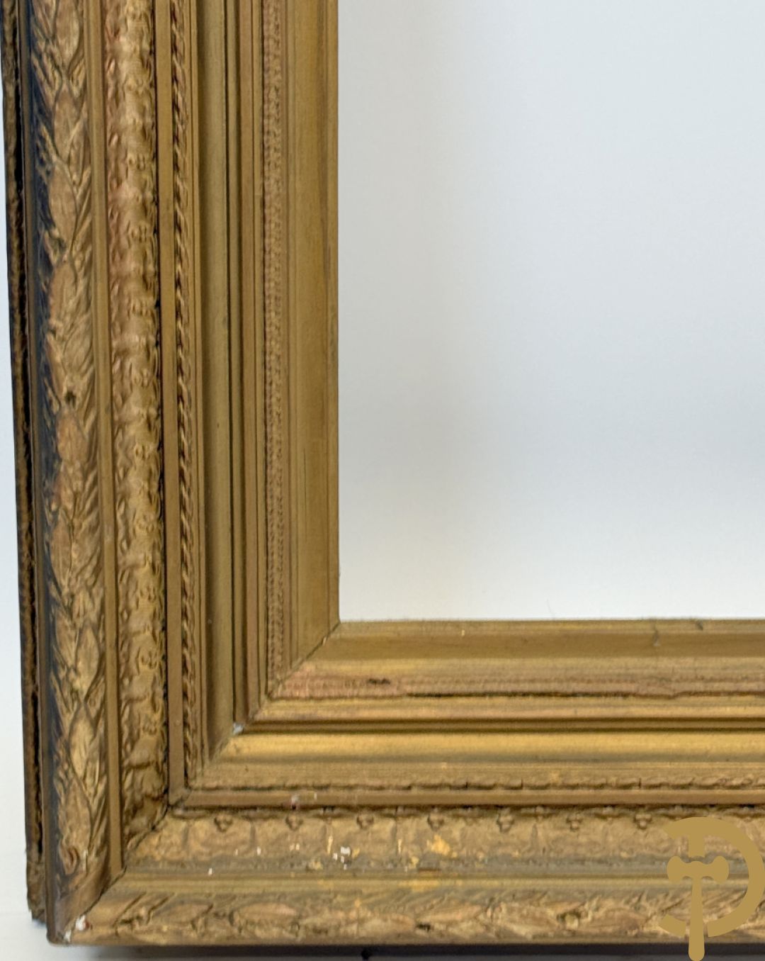 Oude vergulde lijsten Louis XVI stijl, deels met moulures