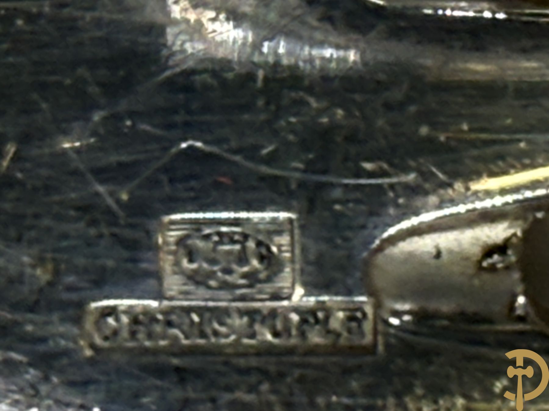 Verzilverd bestek Christoffle, model Marly bestaande uit 12 messen, 12 vorken, 12 lepels, 12 dessertvorken en 12 dessertlepels, 6 visvorken en 6 vismessen, 9 koffielepels en pollepel in schrijn