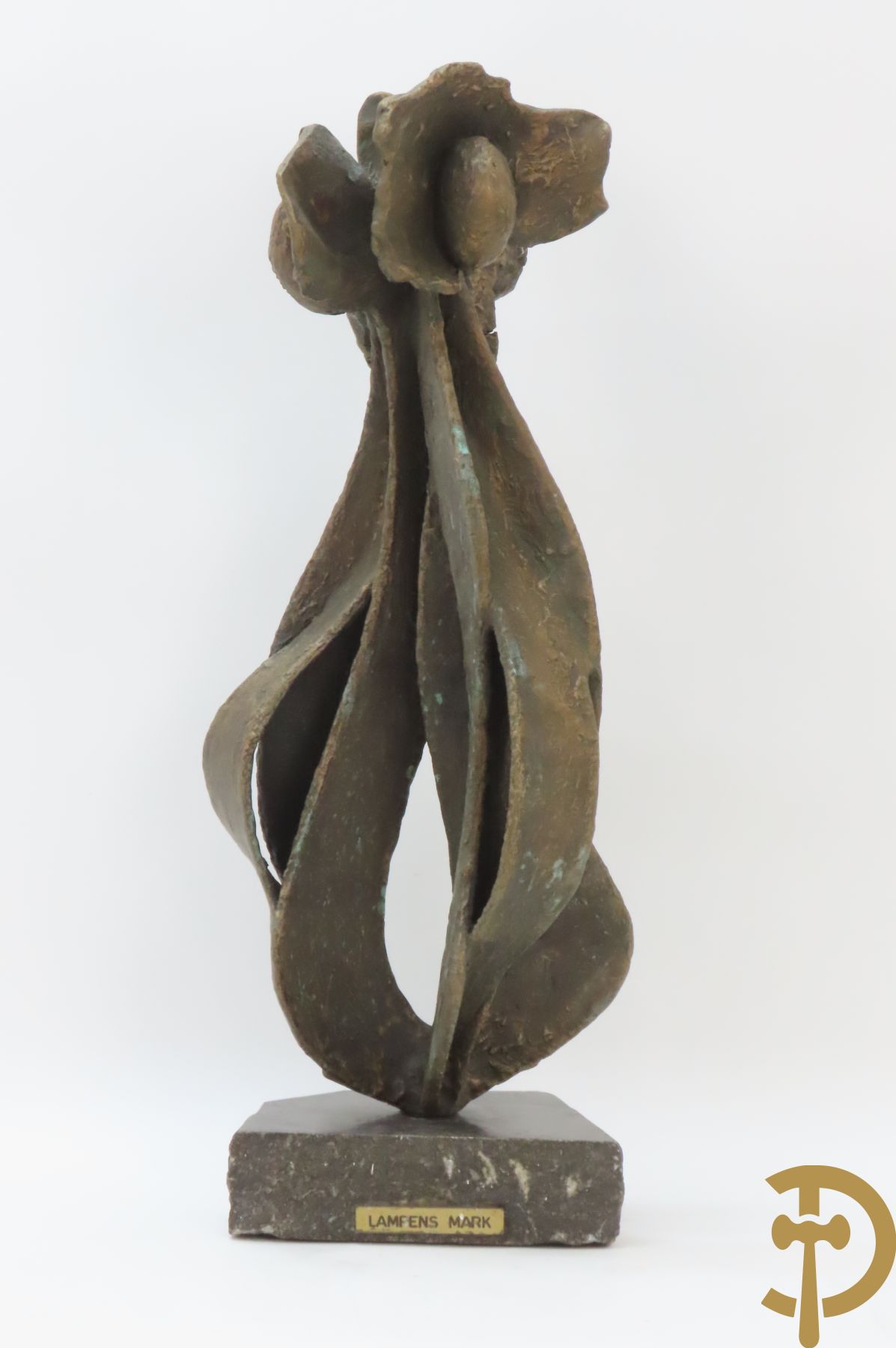 Lampens Marc (van) LM gemonogrammeerd - Bronzen gepatineerde bloem