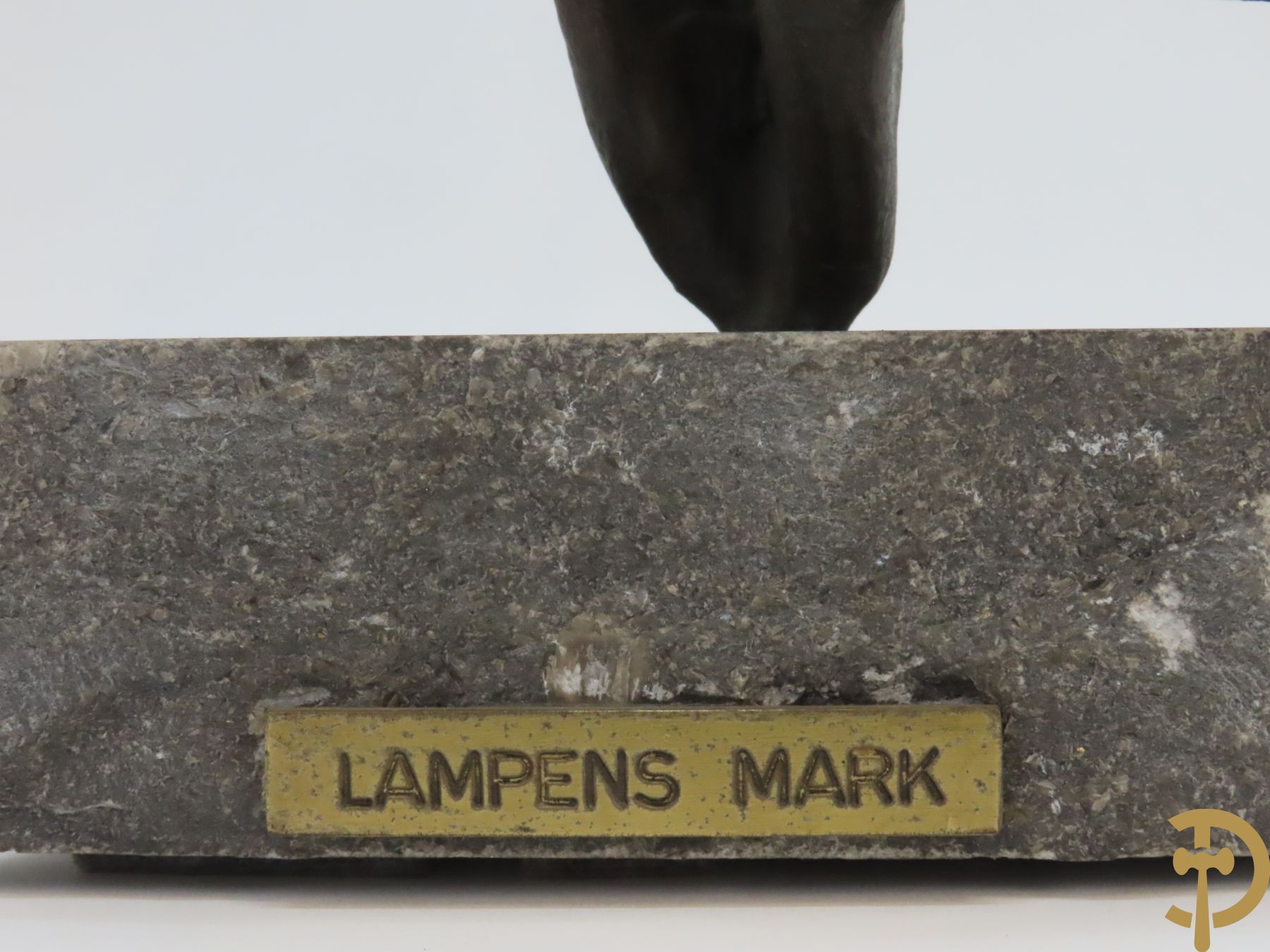 LAMPENS Mark gemerkt met naamplaatje onderaan 