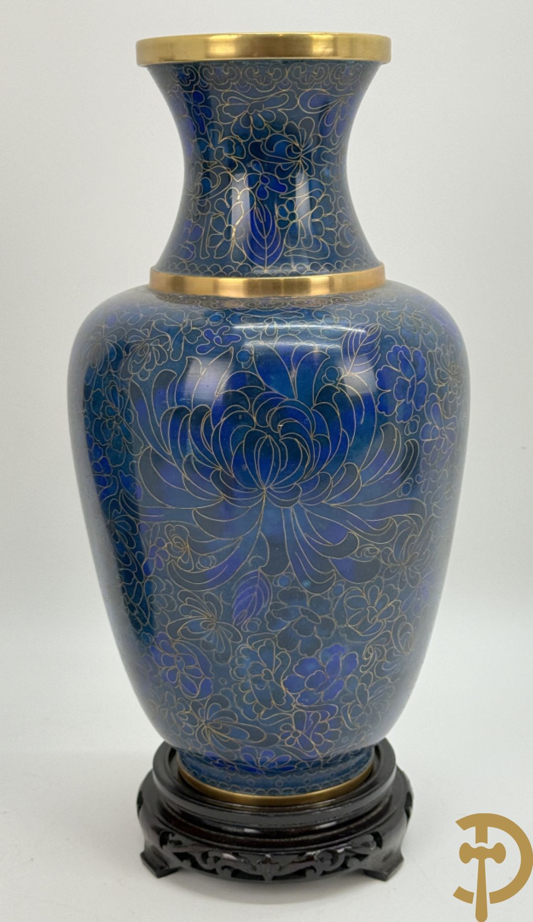 Paar blauwe cloisoné vazen met bloemendecor