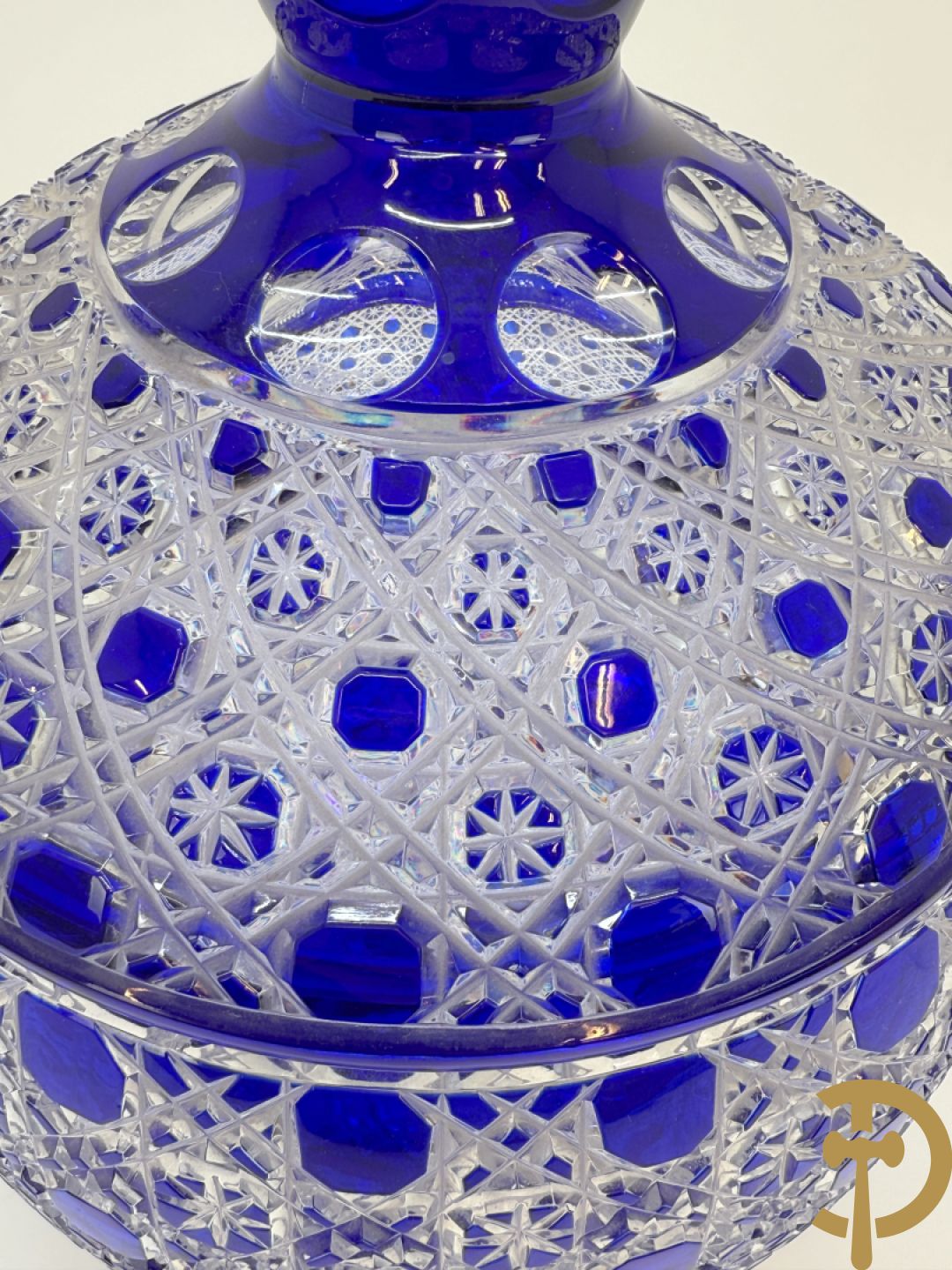 Blauwe handgeslepen en gefacetteerde kristallen punck bowl