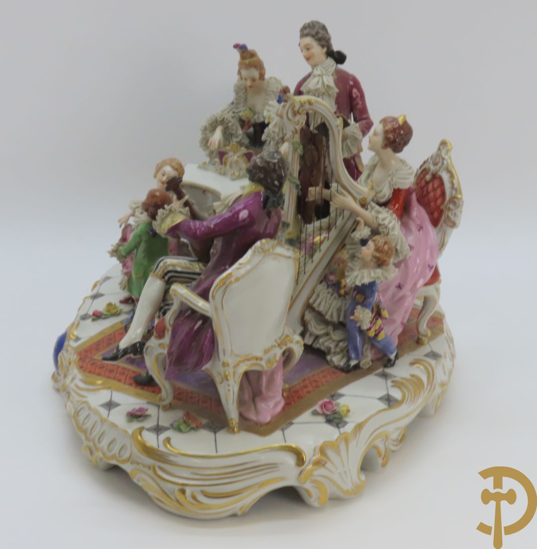 Grote gekleurde porseleinen geanimeerde groep met 7 muziekspelers