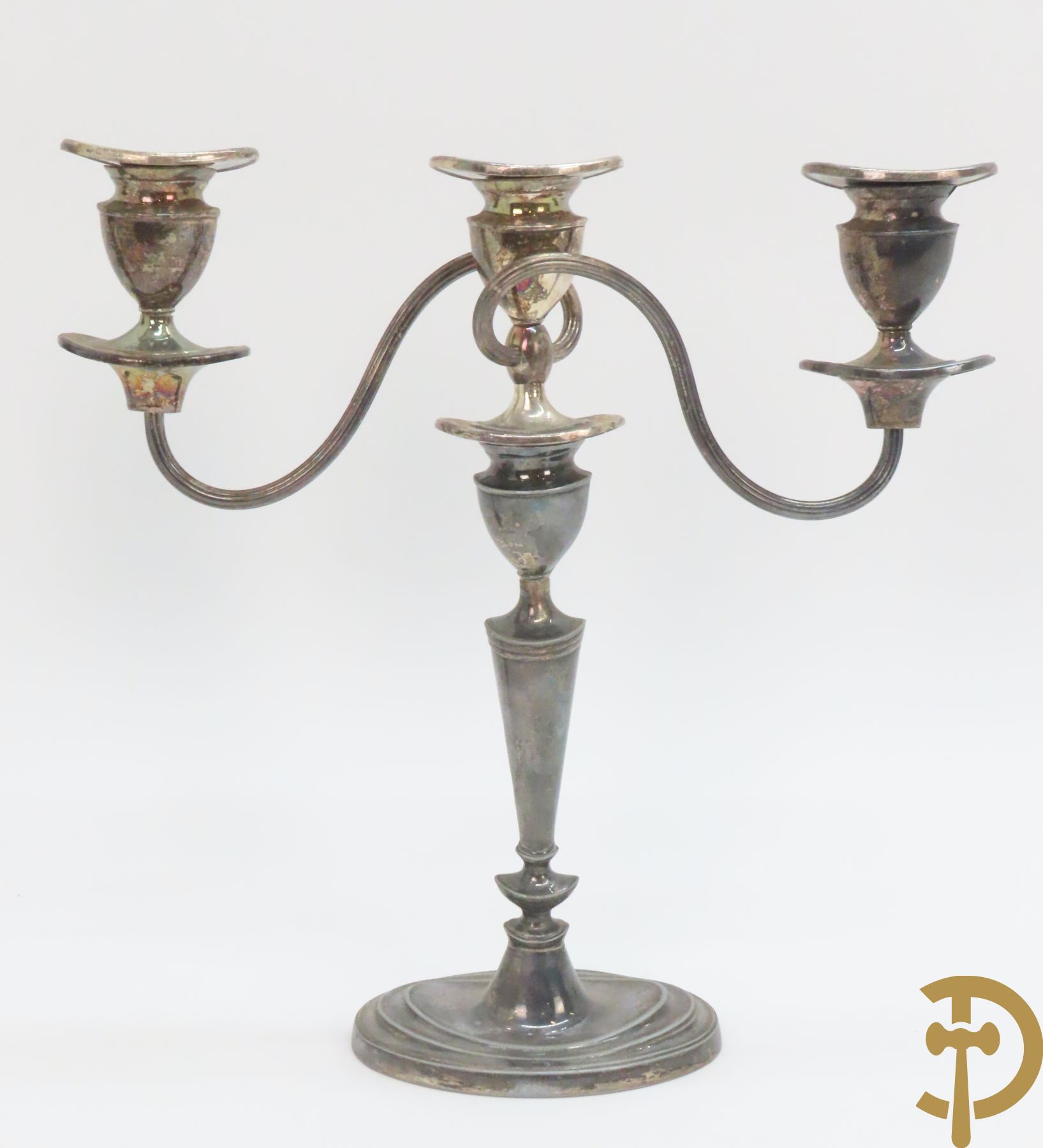 Zes paar verzilverde kandelaars