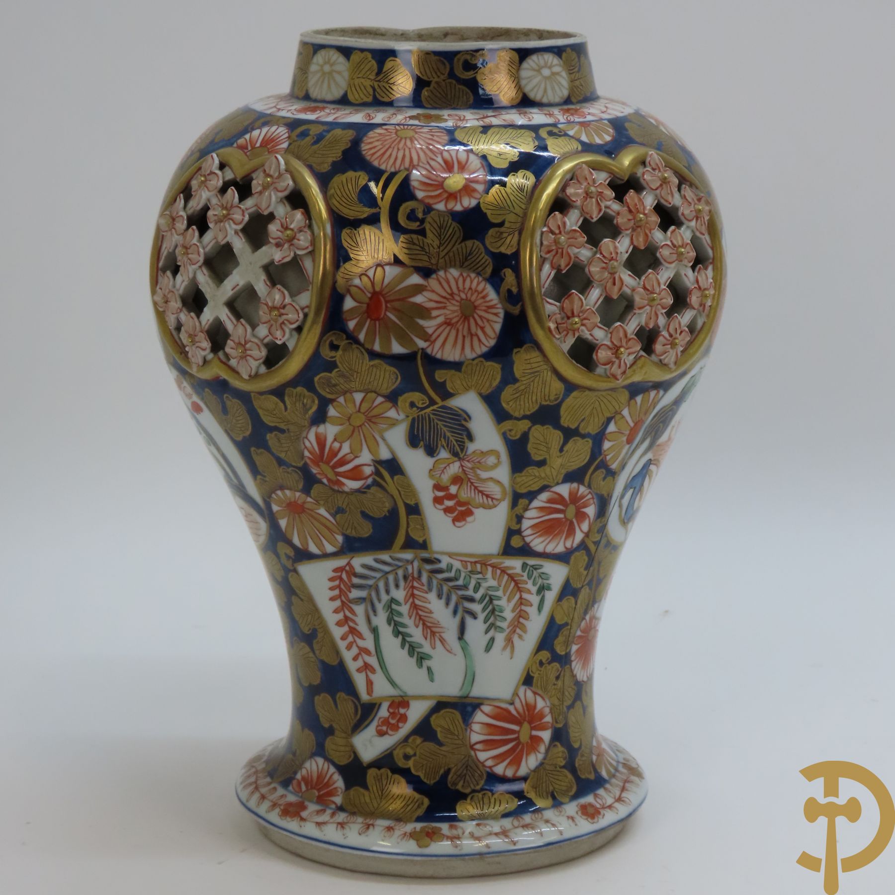 Porseleinen beschilderde Imari vaas met gouddecor als lampadairevoet