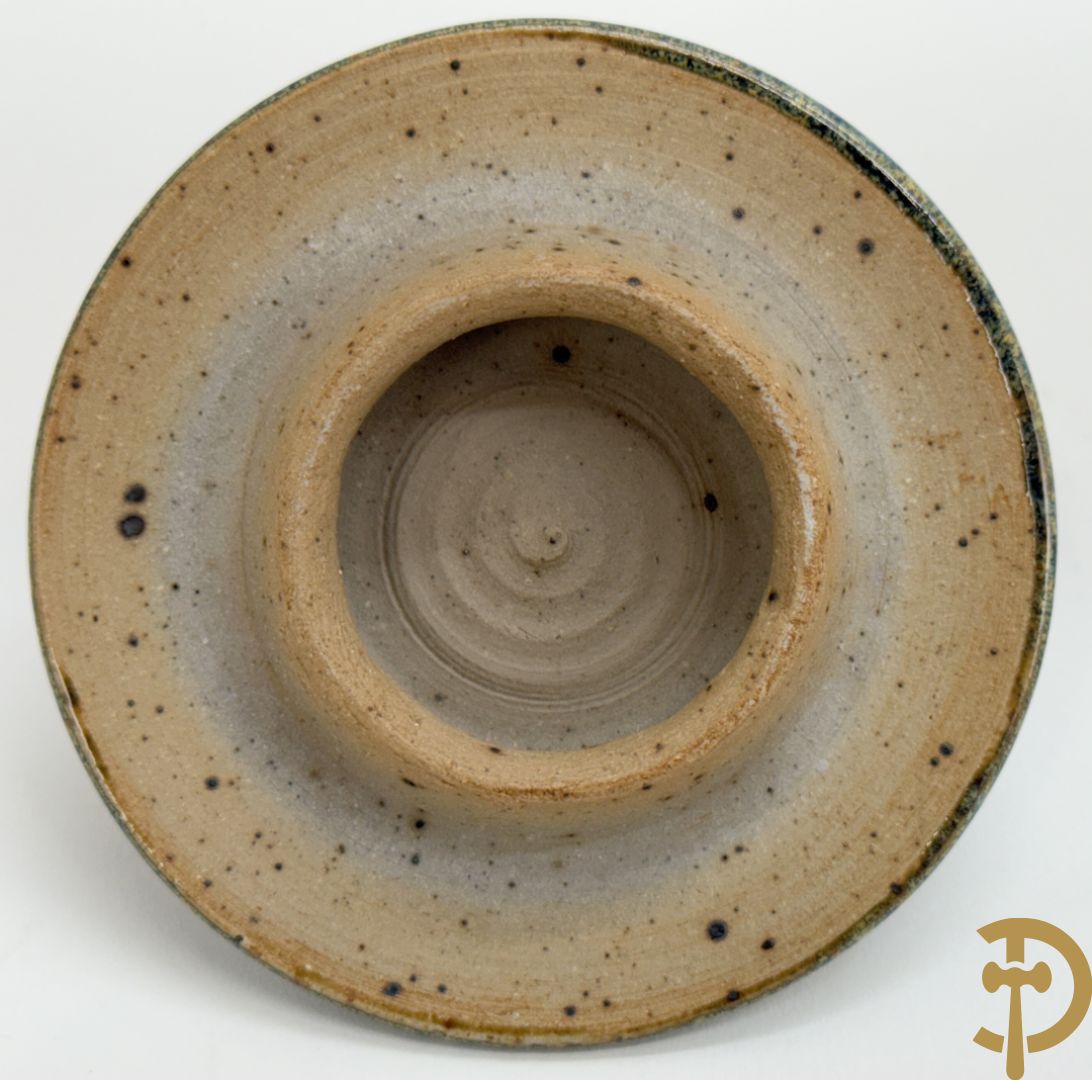 LEI HANNEN (van) onderaan gemerkt - Paar design dekselpotiches van geglazuurde keramiek