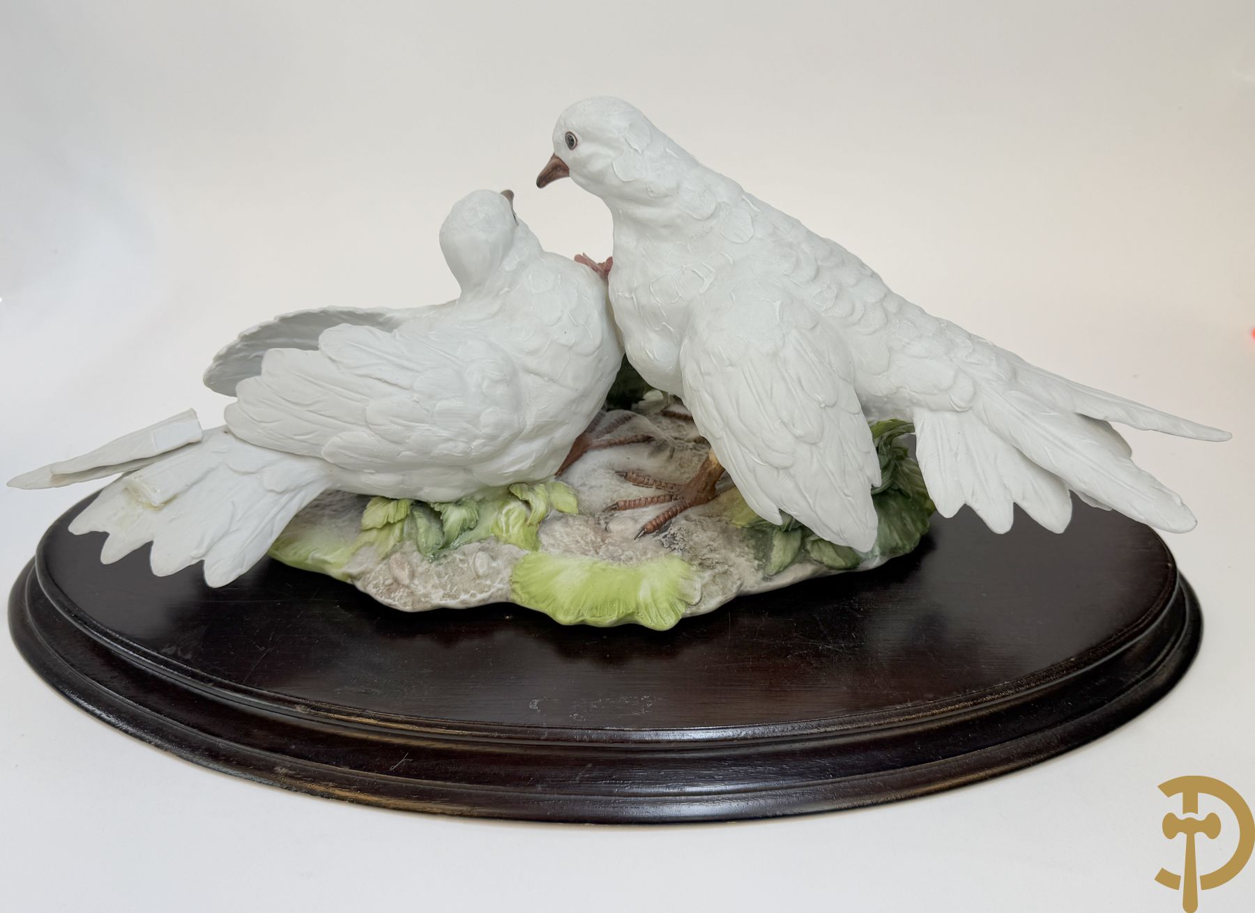 Vier Spaanse gekleurde biscuits met kinderen, Zaphir gemerkt + Italiaanse biscuits met cupido