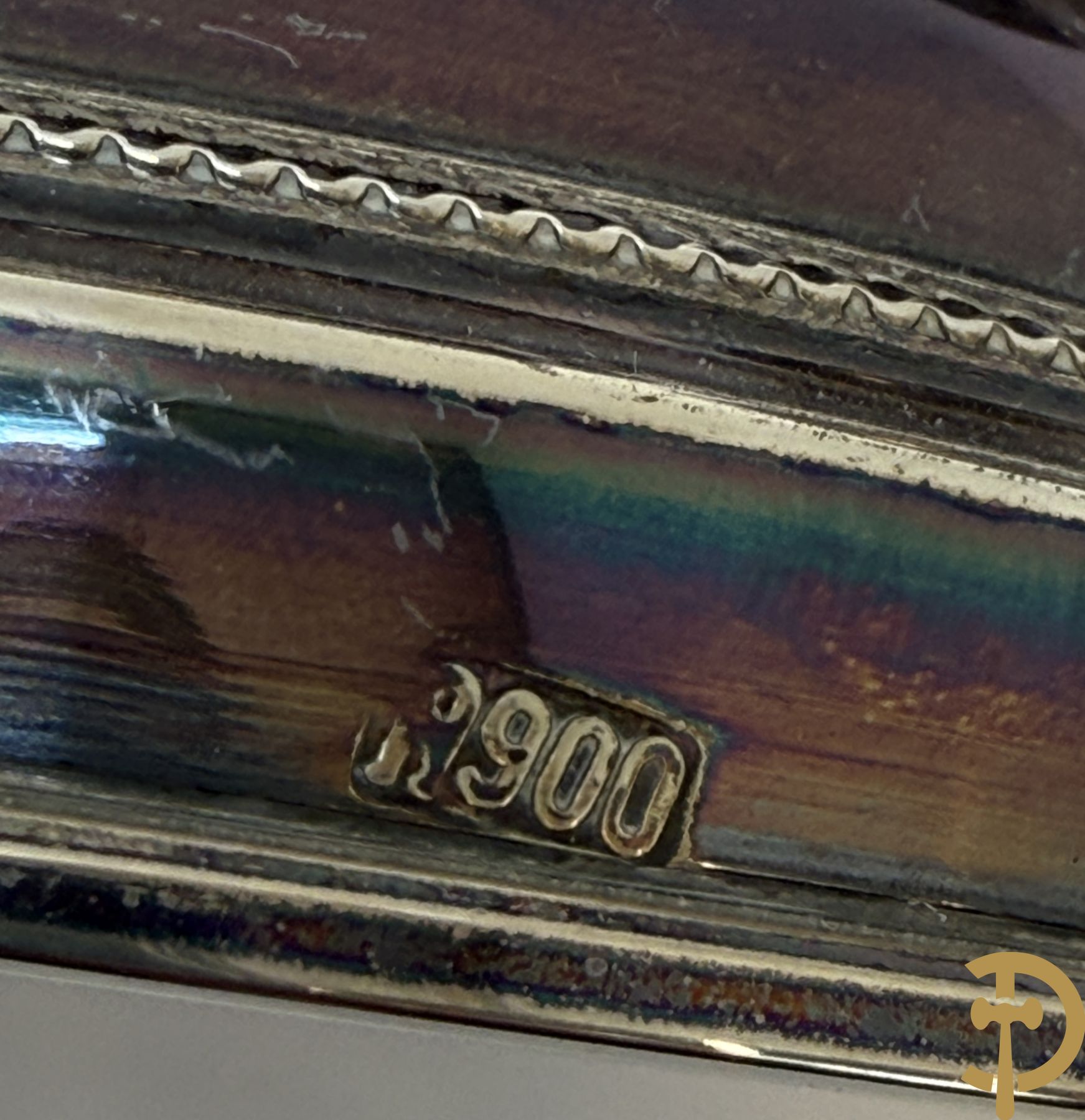 Massief zilveren kandelaar als lampadaire, 835 gemerkt, bezet met accanthusranken + 2 kleine massief zilveren kandelaars