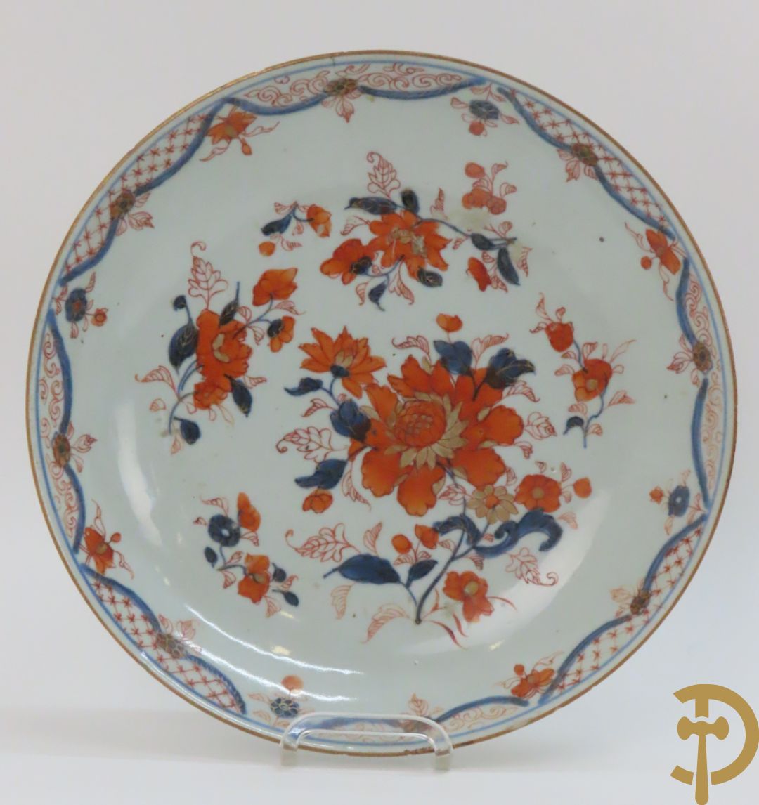 Paar Imari borden + 1 ander Imari bord + 2 Imari coupjes + Imari schoteltje