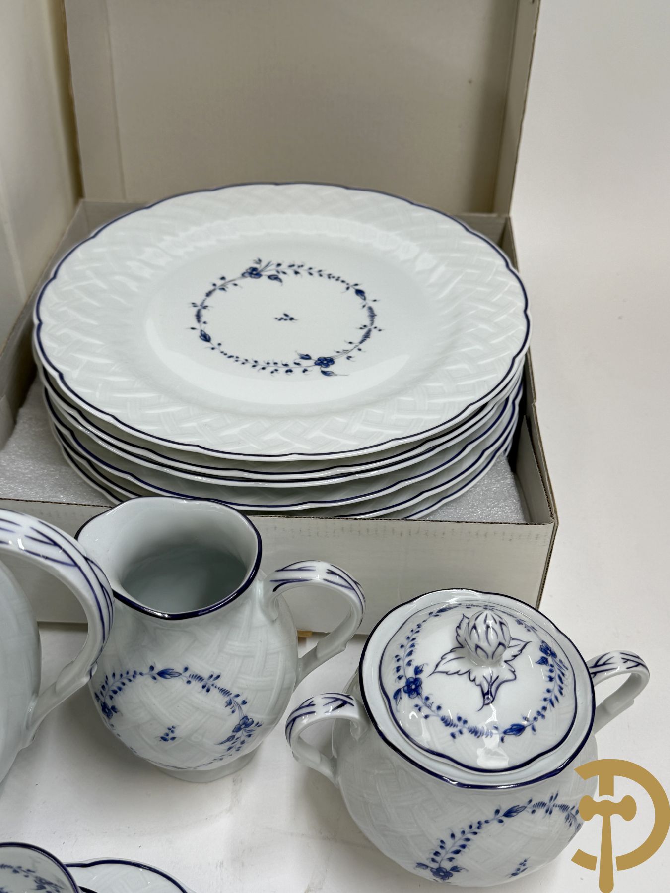 Uitgebreid porseleinen eet- en koffieservies Limoges, Bernardaud, type Hortence