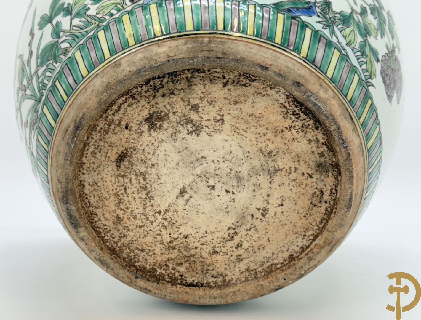 Chinese porseleinen cacheot met bloemen en vogeldecor