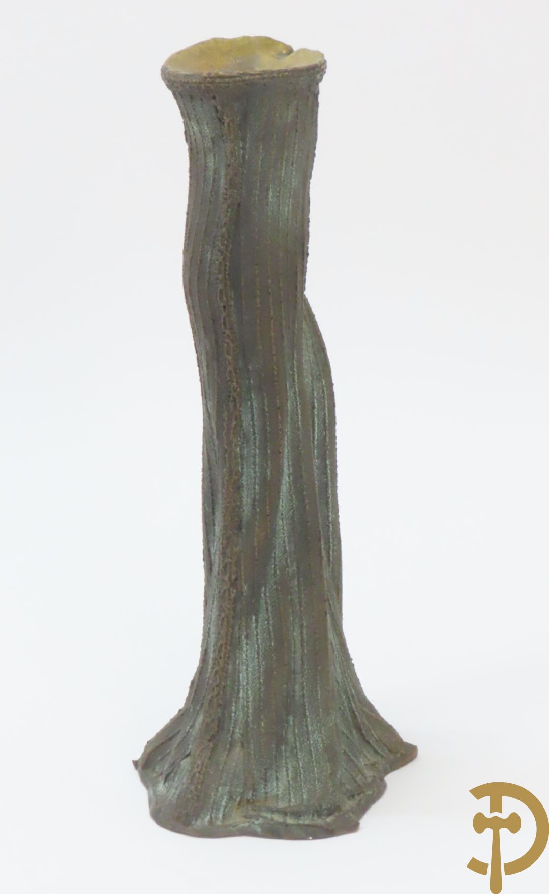 Gemonogrammeerd met symbool bovenaan 