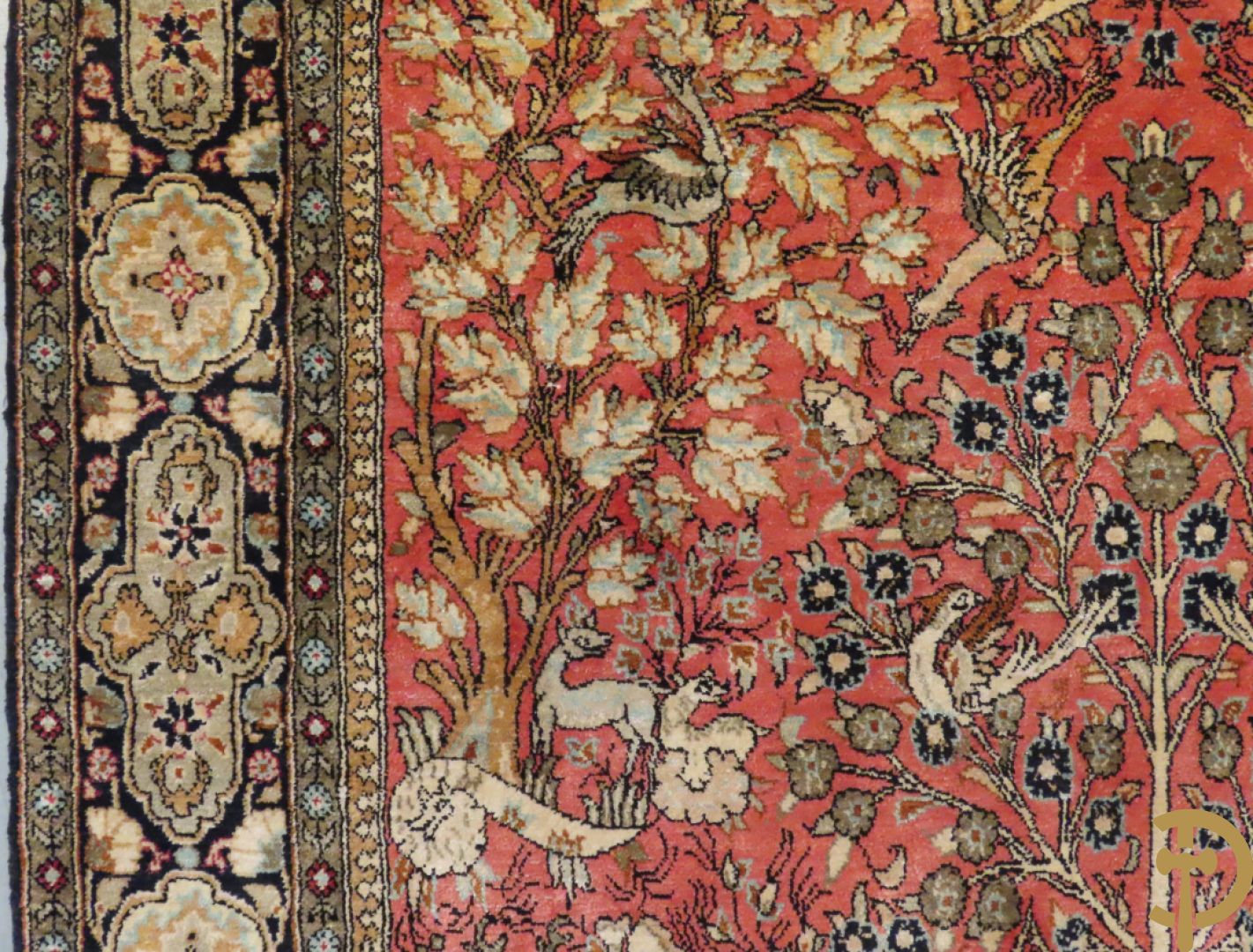 Oosters handgeknoopt tapijt zijde op katoen met dierenmotieven en levensboom