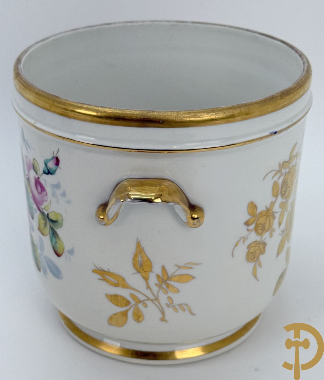 Porseleinen kopje en schoteltje met voorstelling van Napoleon te paard, JPC Chanele + kopje in Limoges porselein + cachepot met bloemendecor