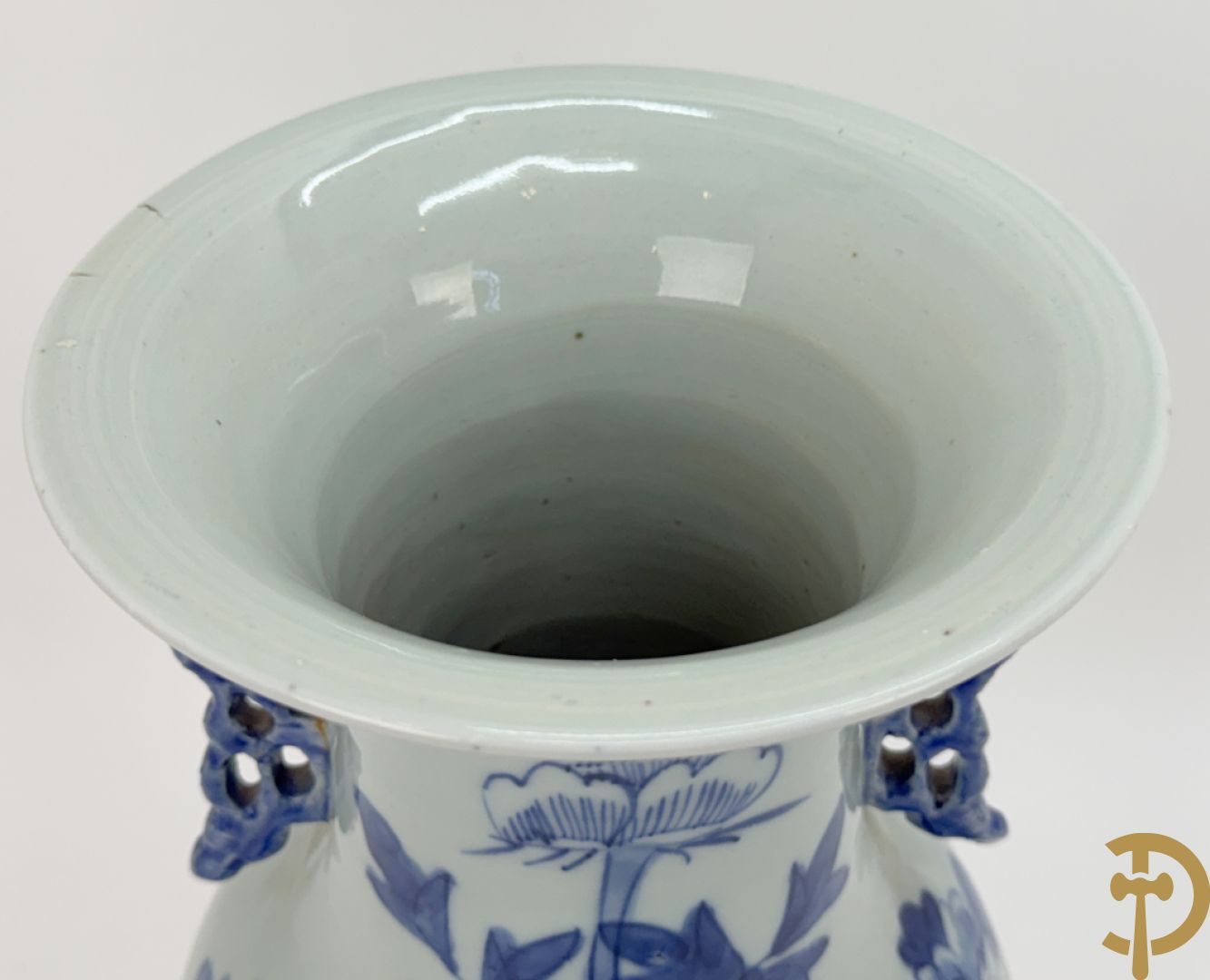 Chinese blauw/witte porseleinen vaas met bloemen en vogeldecor