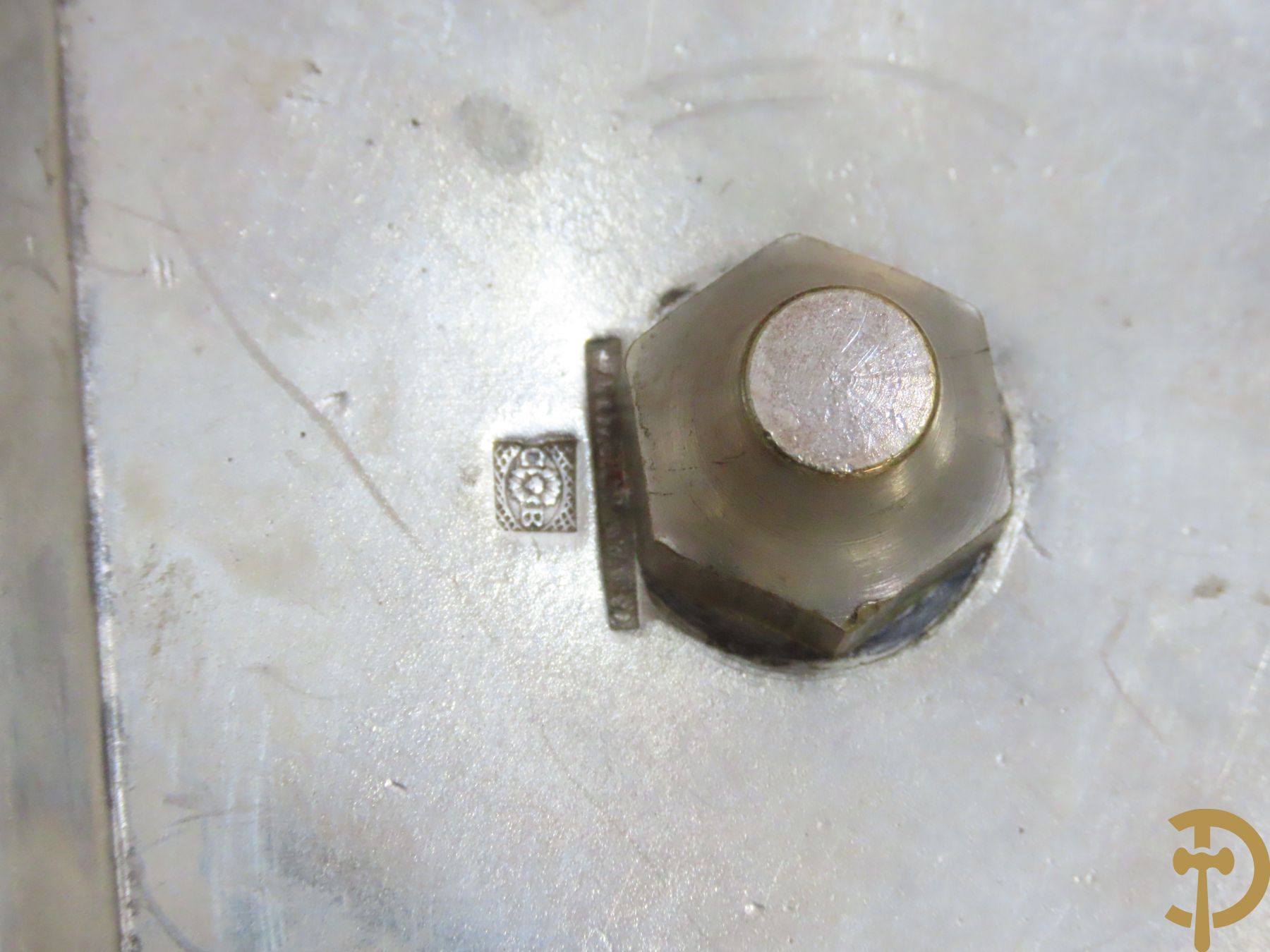 Zes paar verzilverde kandelaars