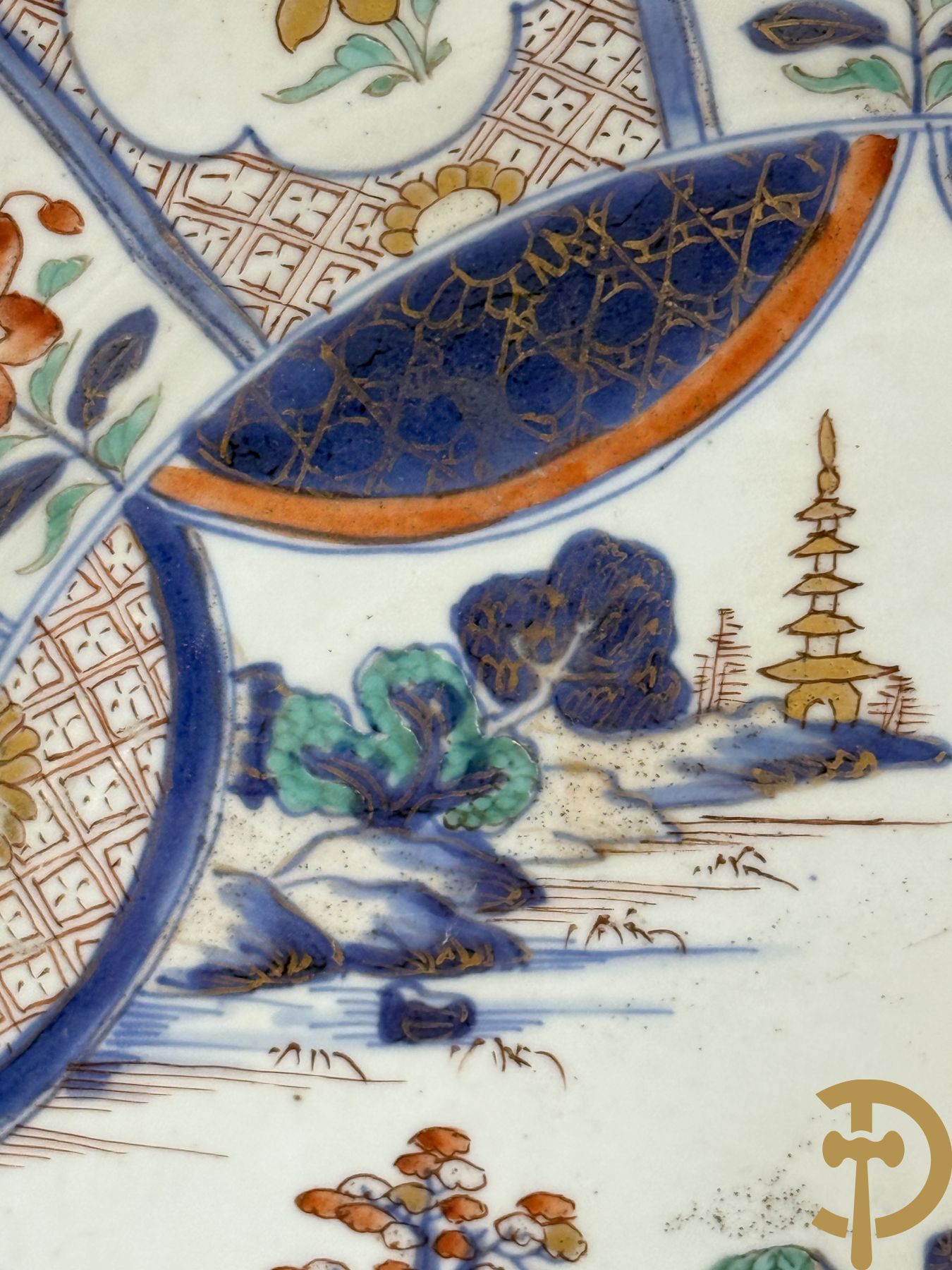 Chinees porseleinen Imari bord met landschapsdecor en bloemen