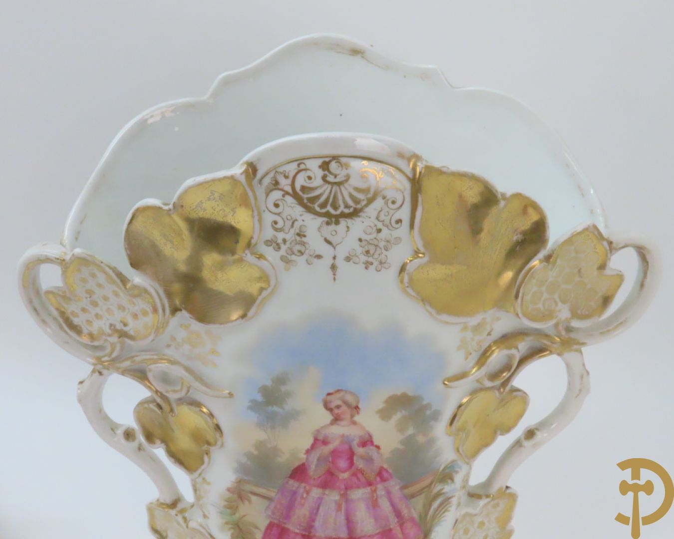 Paar porseleinen Vieux Paris vazen met decor van lieftallige dames