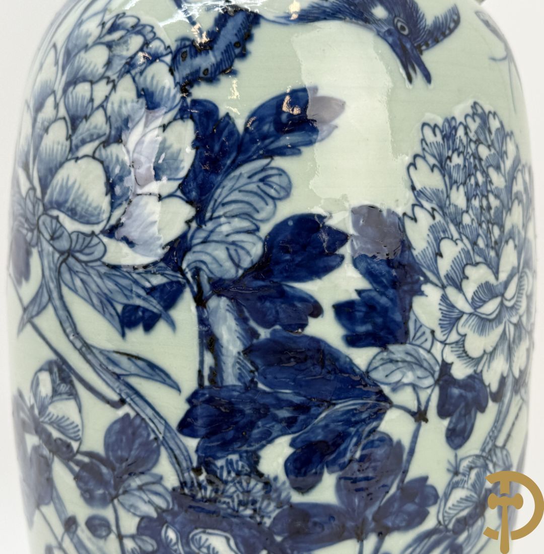 Chinese porseleinen blauw/wit vaas met bloemen en vogeldecor