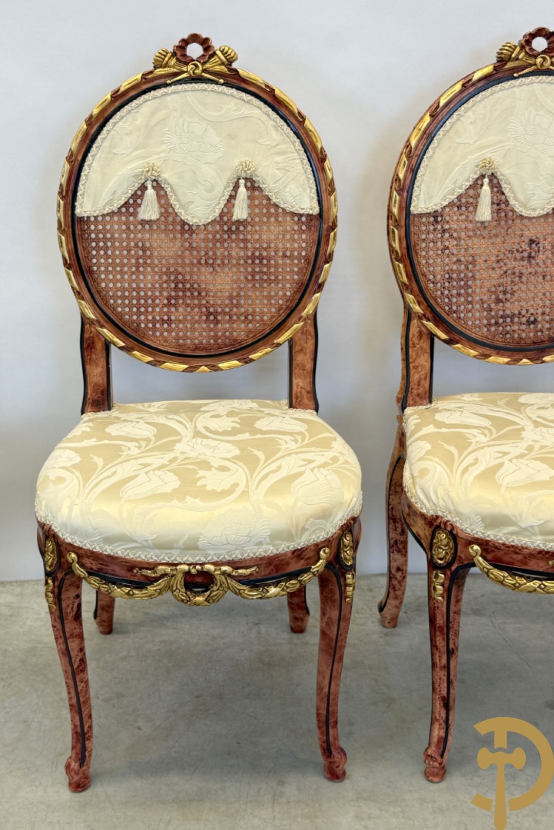 Set van 4 ovale medaillonstoelen in marbré effect met Louis XVI strik
