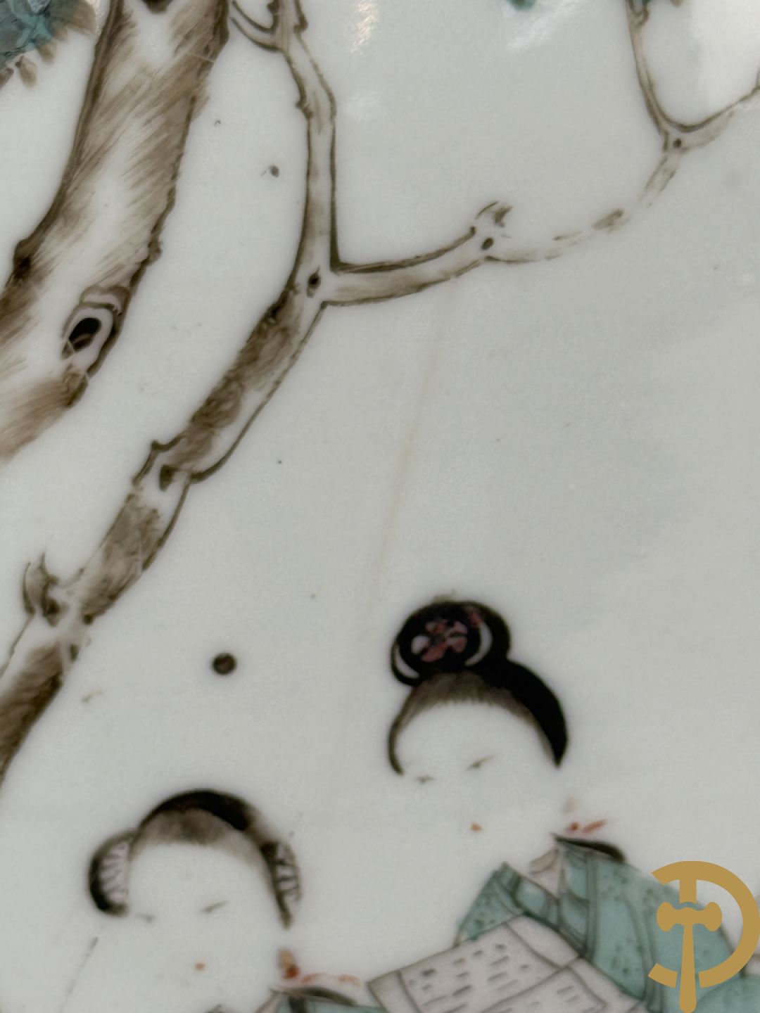 Paar Chinese porseleinen vazen met geisha decor en dames in landschap