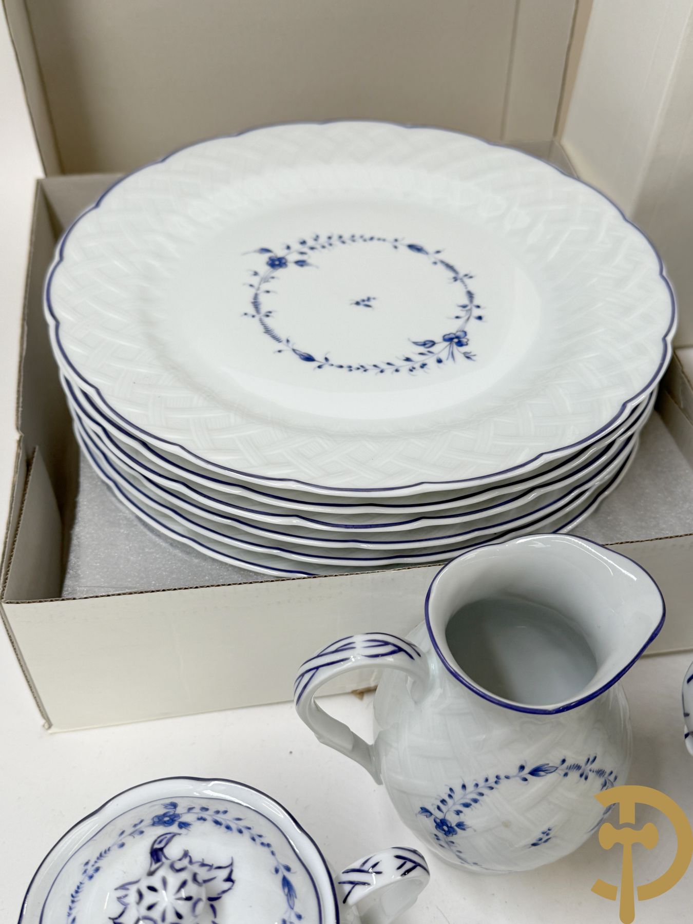 Uitgebreid porseleinen eet- en koffieservies Limoges, Bernardaud, type Hortence