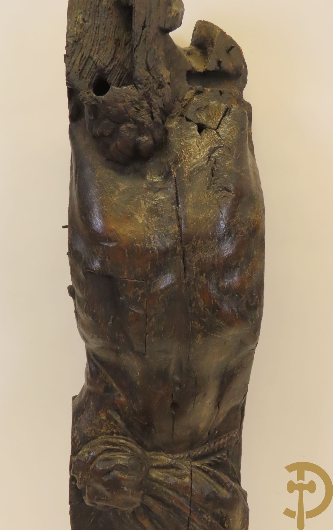 Antiek houtgesculpteerde fragment van Christus met lendendoek, 16e of 17e