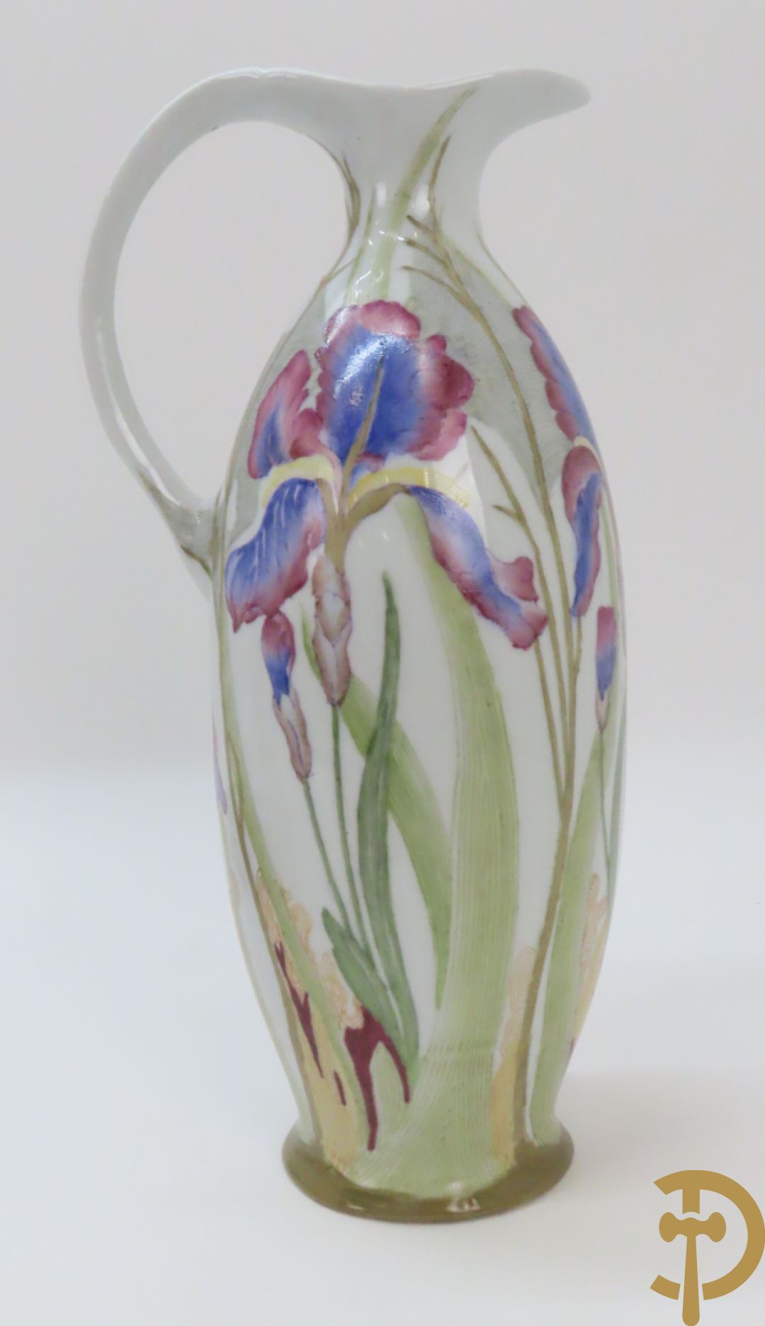 Twee Hollandse vazen met bloemendecor, Colenbrander Arnhem Holland