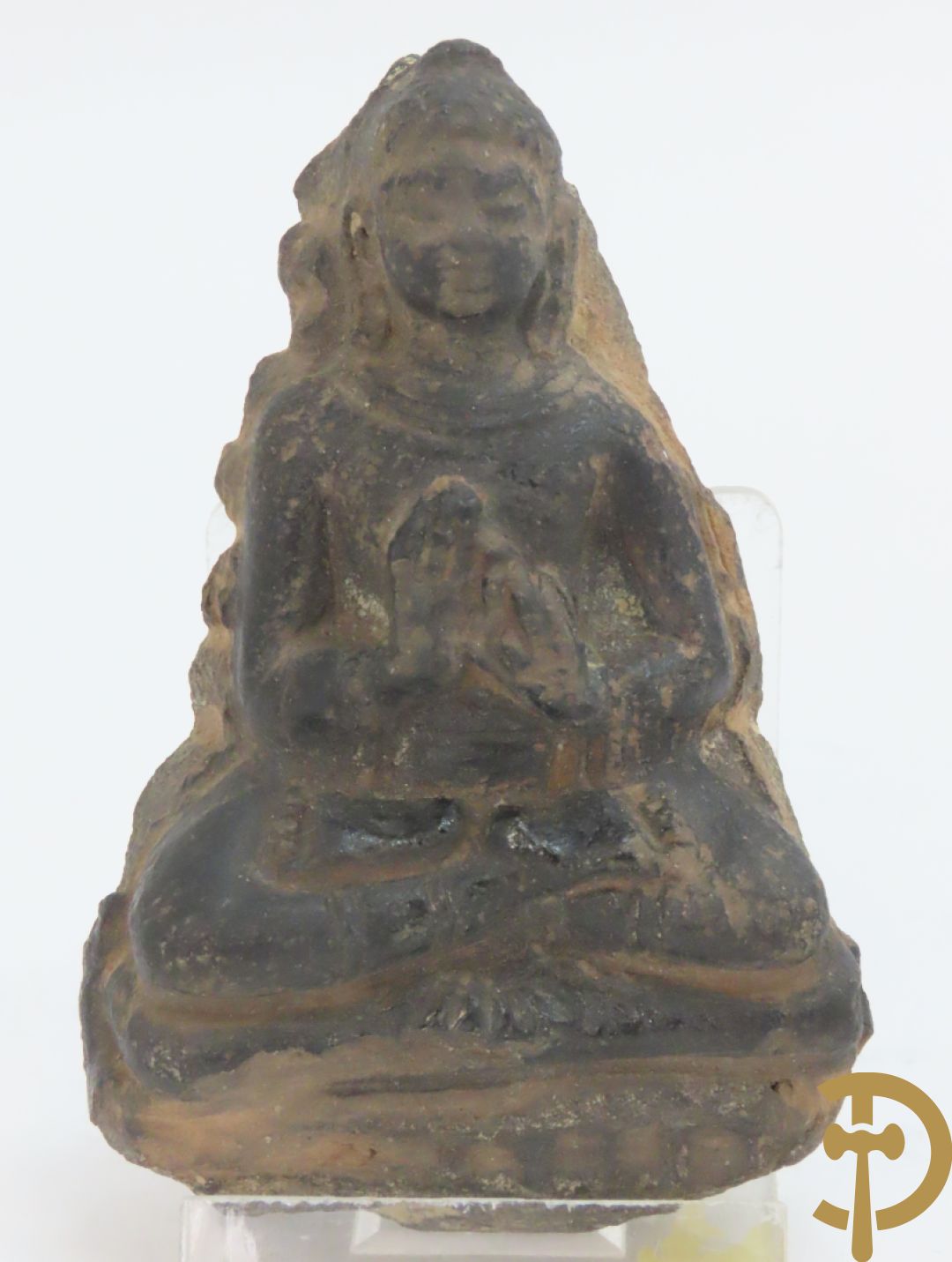 Antieke bronzen zittende boedha + kleine stenen boedha