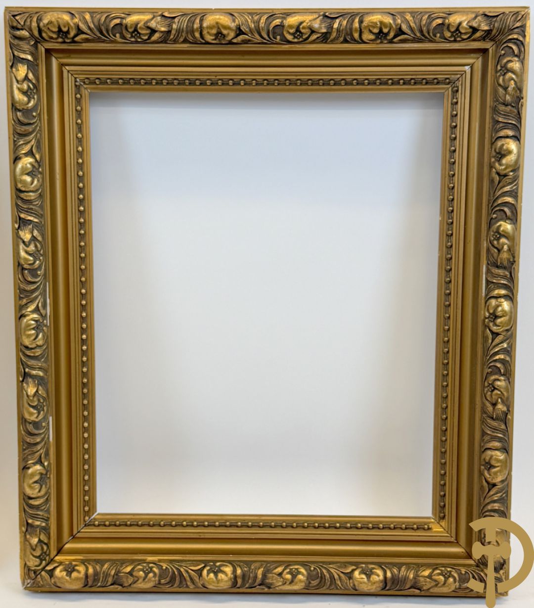 Oude vergulde lijsten Louis XVI stijl, deels met moulures