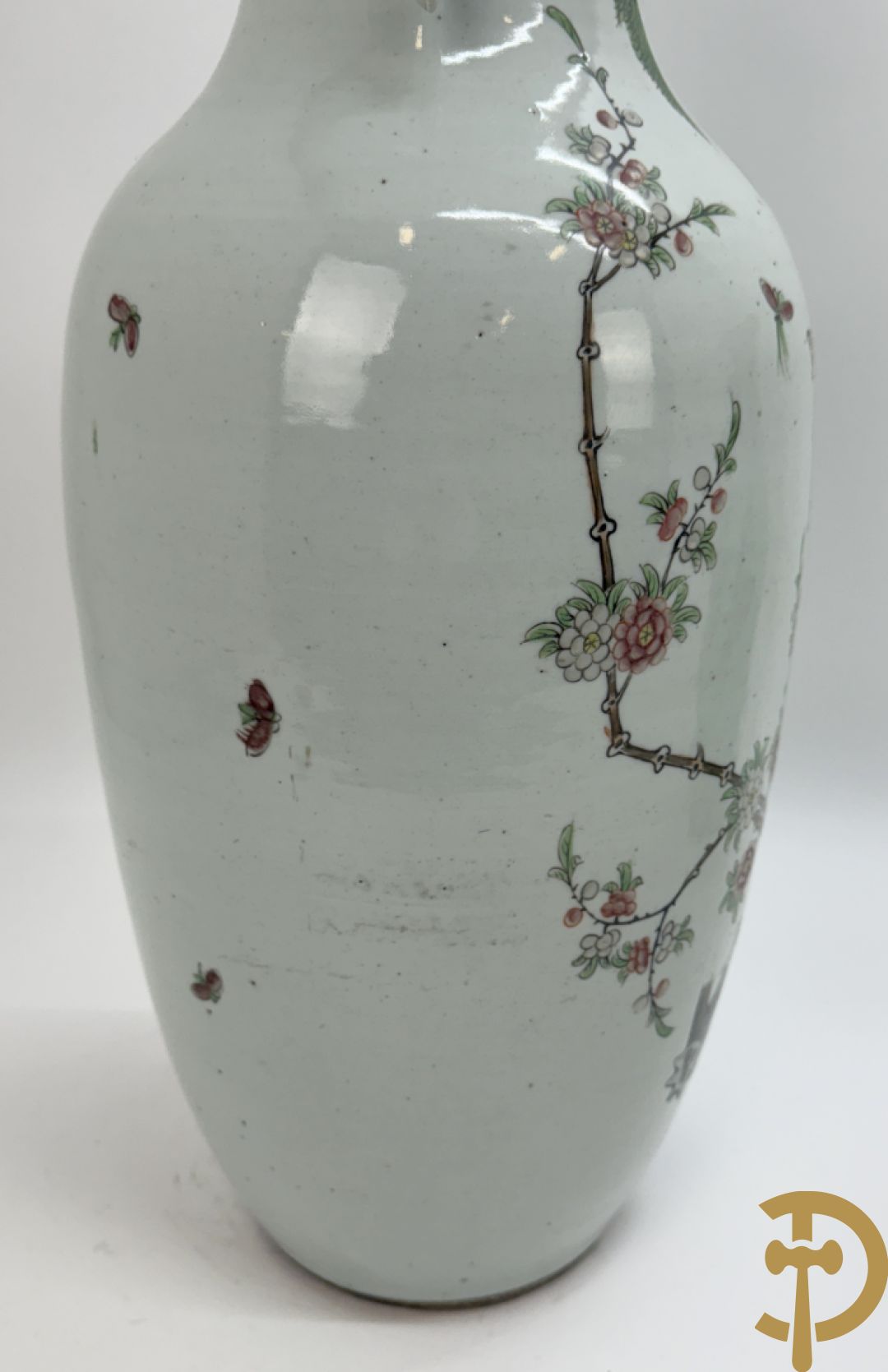 Chinese porseleinen vaas met decor van takken en vogels + Chinese porseleinen vaas met bloemendecor