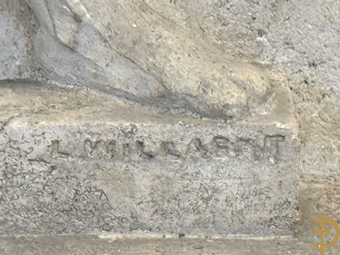 WILLAERT getekend - Gestyleerd Art Deco basrelief met Icarus en vliegenierssymbool in beton