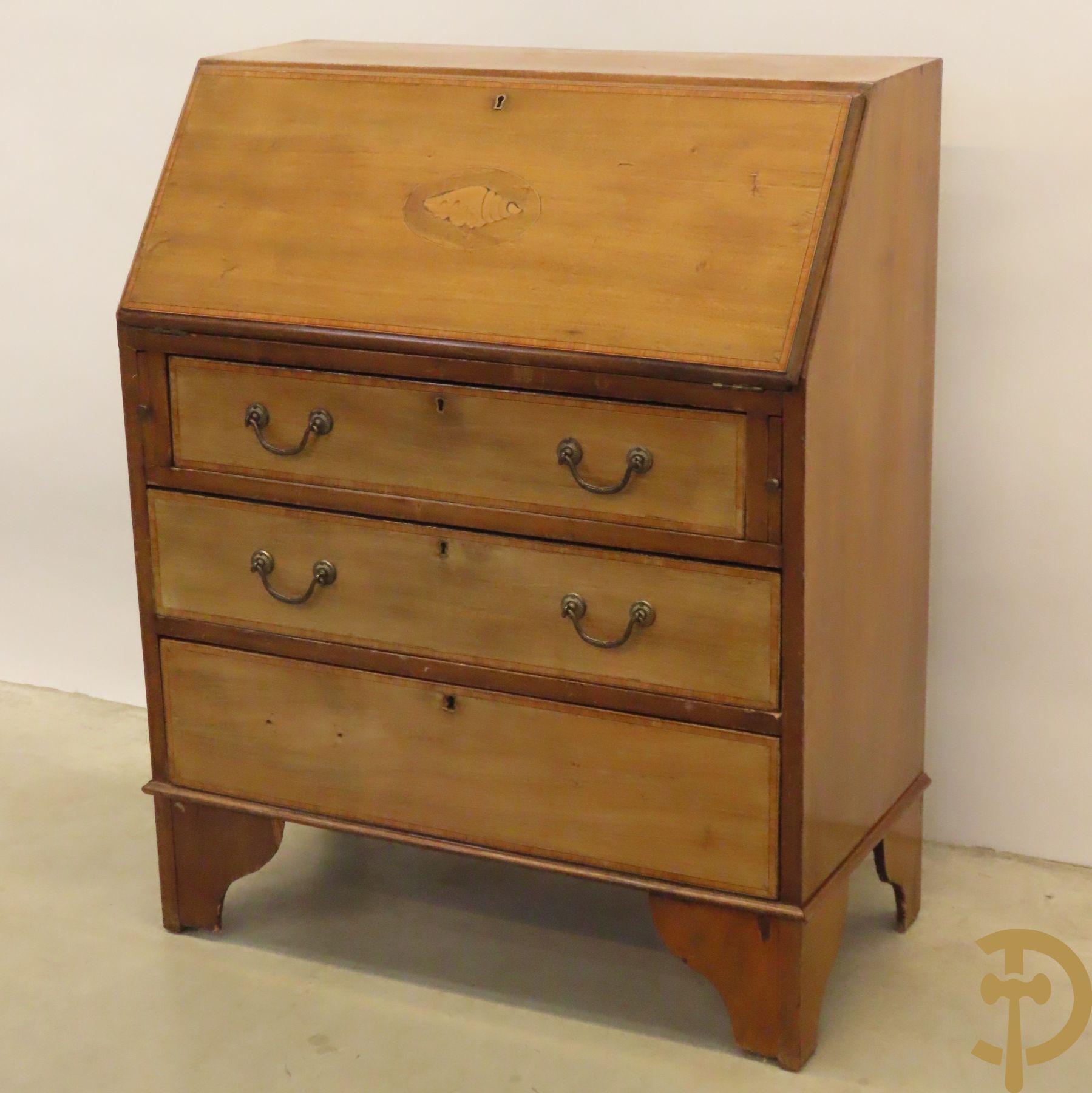 Engels notelaren klapbureau met 3 lades en inleg