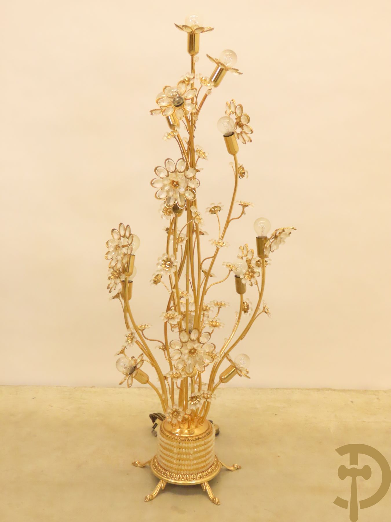 Vintage koperen staande lampadaire met strass bloemen