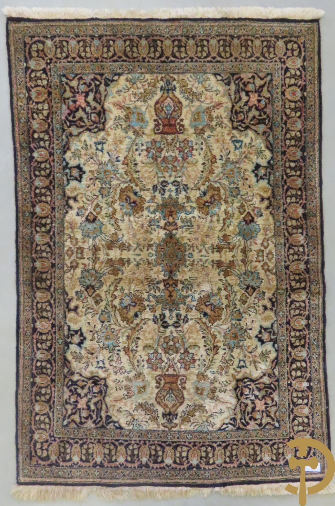 Oosters handgeknoopt tapijt zijde op zijde, Ghoum