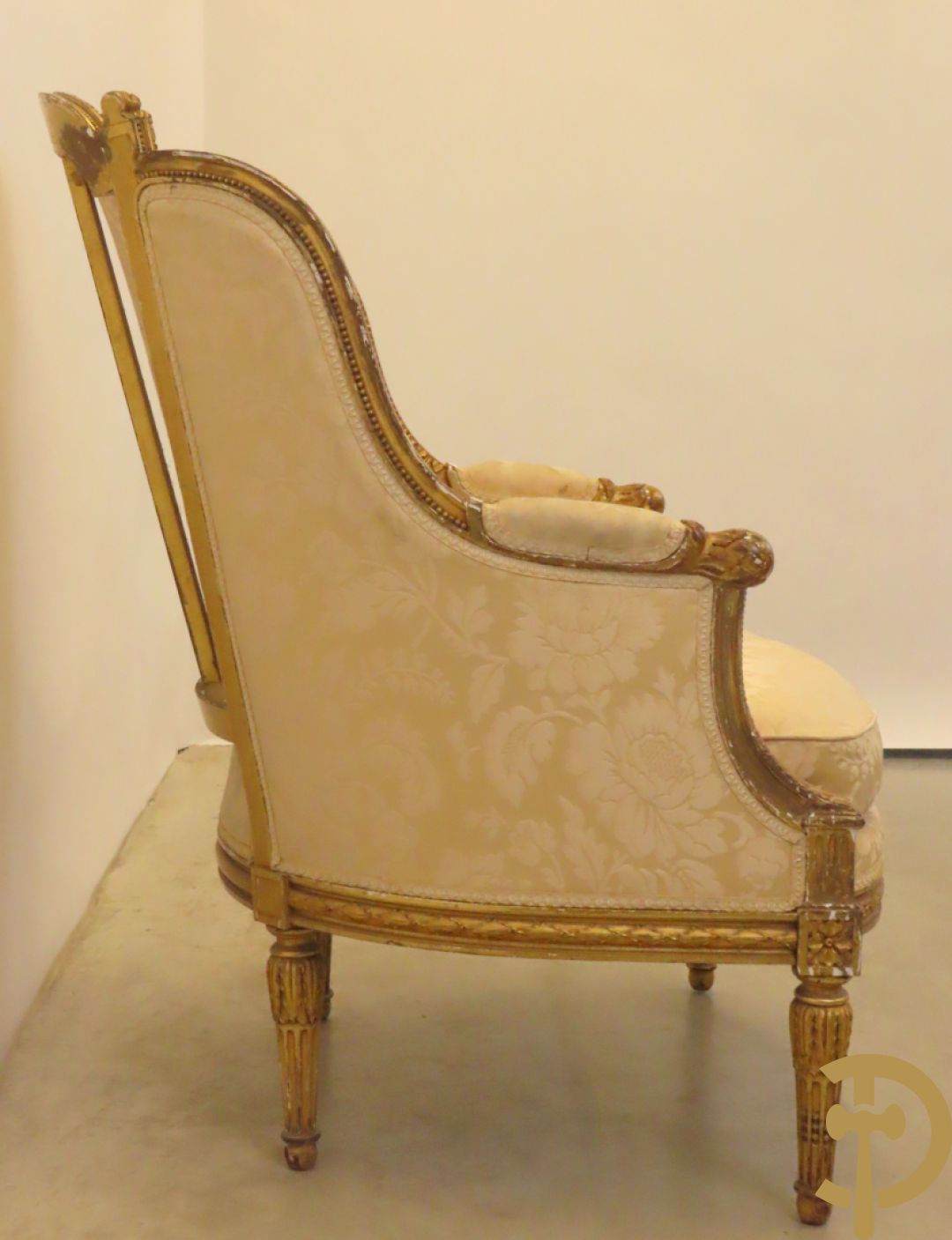 Vergulde Louis XVI armzetel met accanthusranken