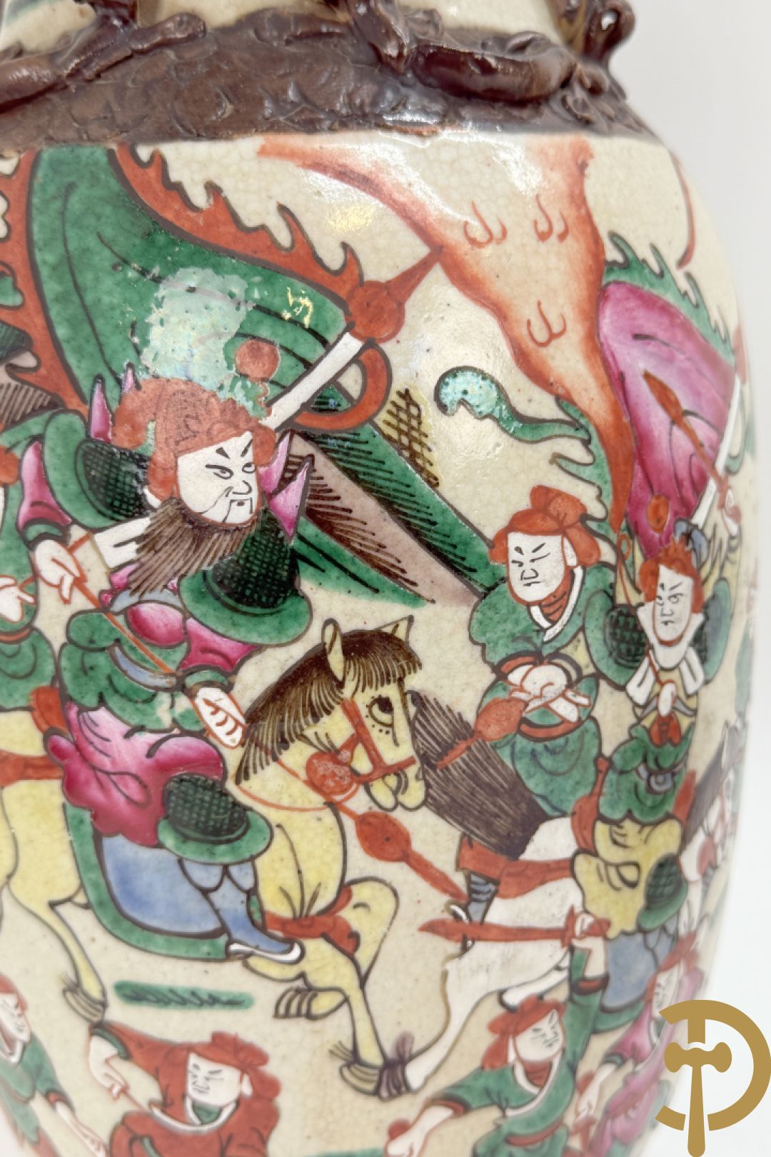 Paar Chinese Nankin vazen met krijgerdecor