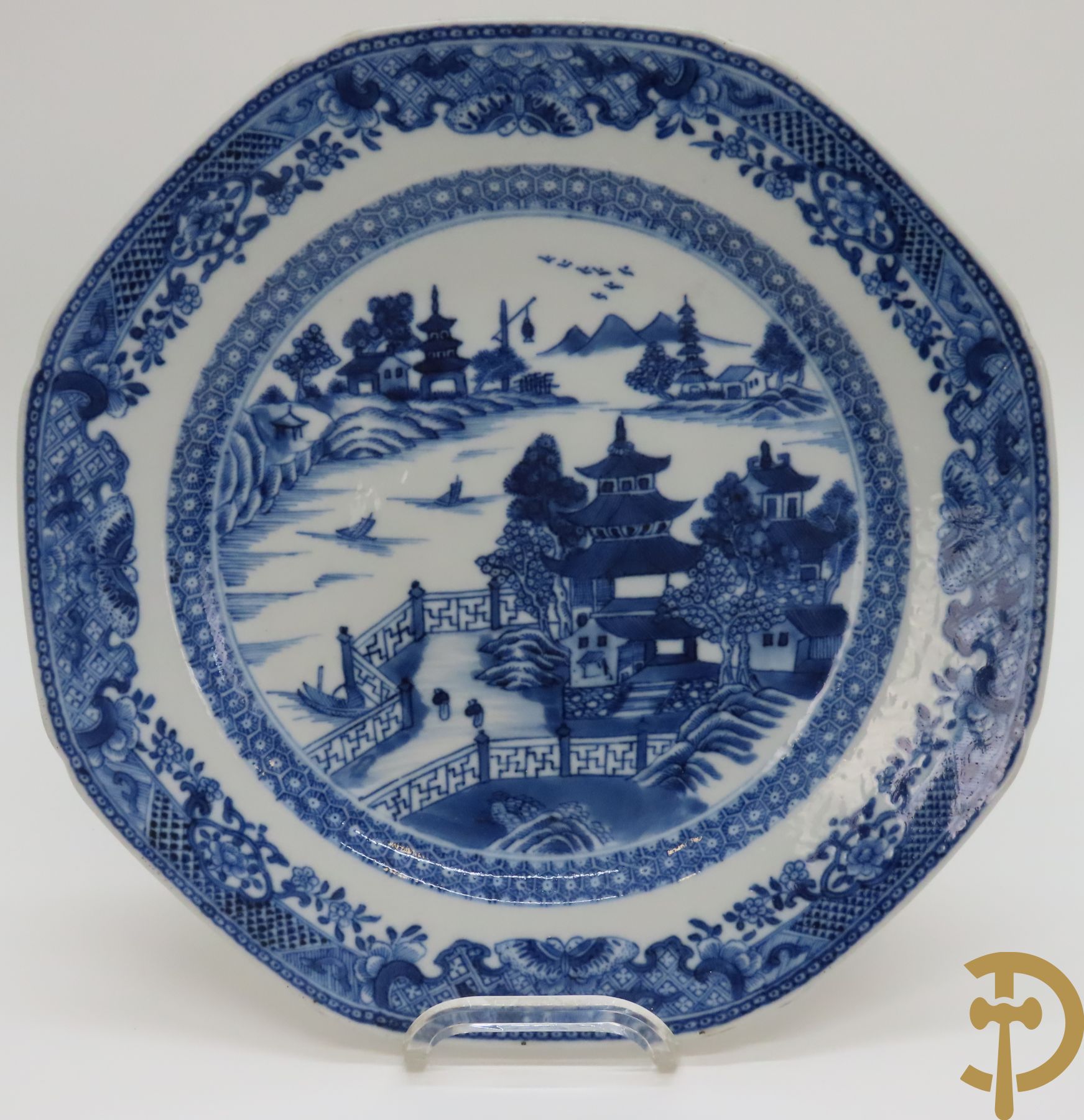 Vijf Chinese porseleinen bordjes met blauw/wit landschapsdecor met tempels