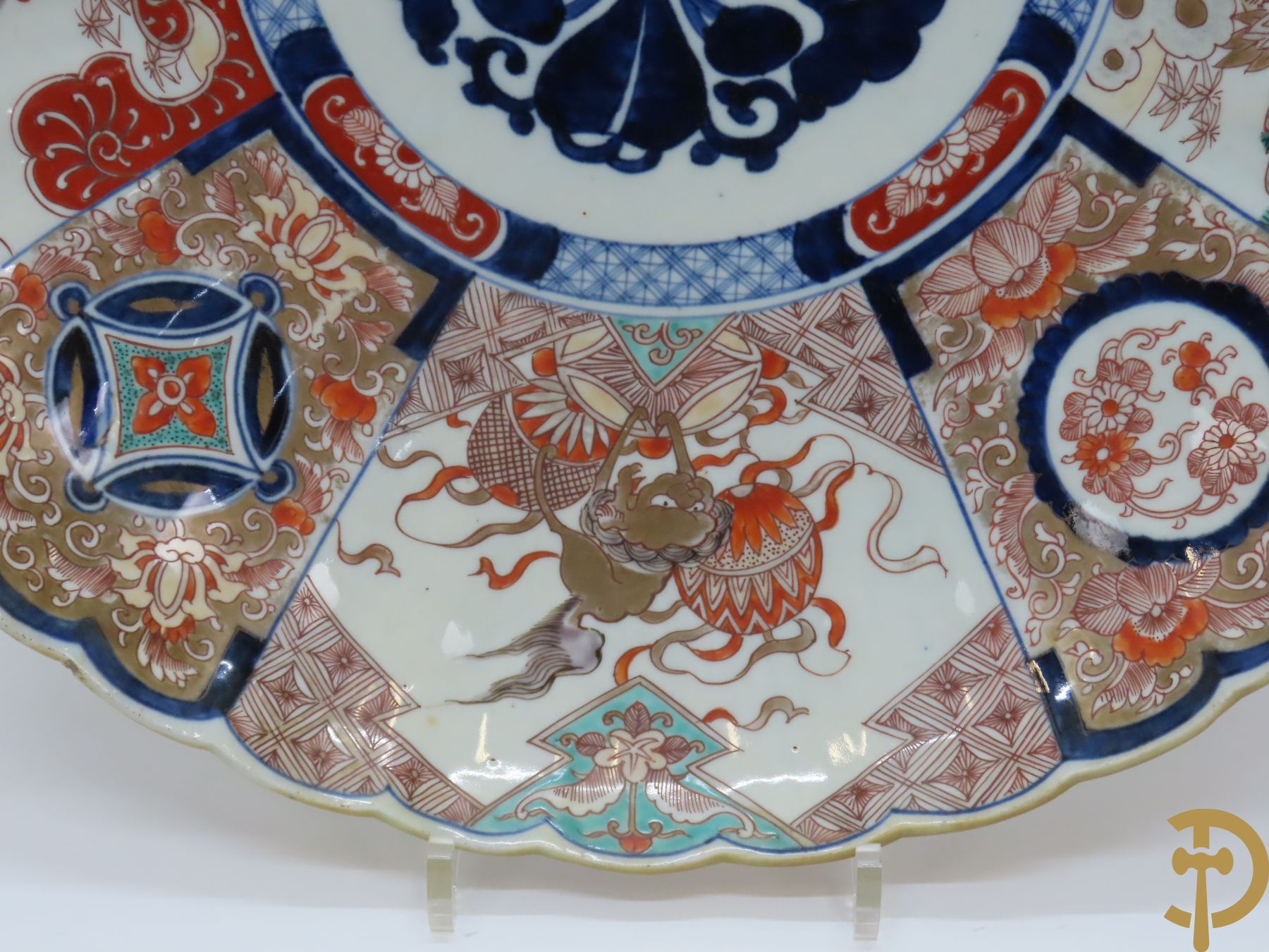 Grote porseleinen gelobde Japanse Imari schotel