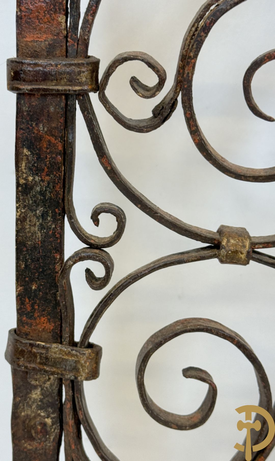 Tweedelig smeedijzeren raamvoorzetstuk