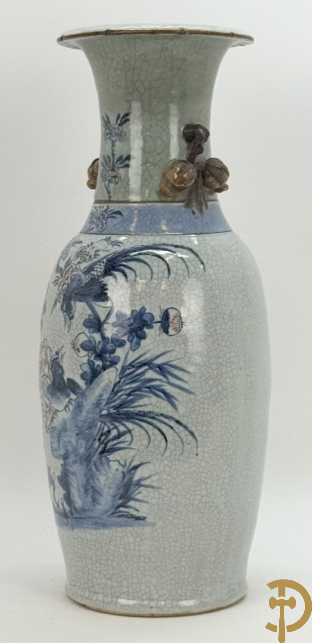 Chinese porseleinen blauw/witte Nankin vaas met bloemen- en vogeldecor en bezet met vruchten