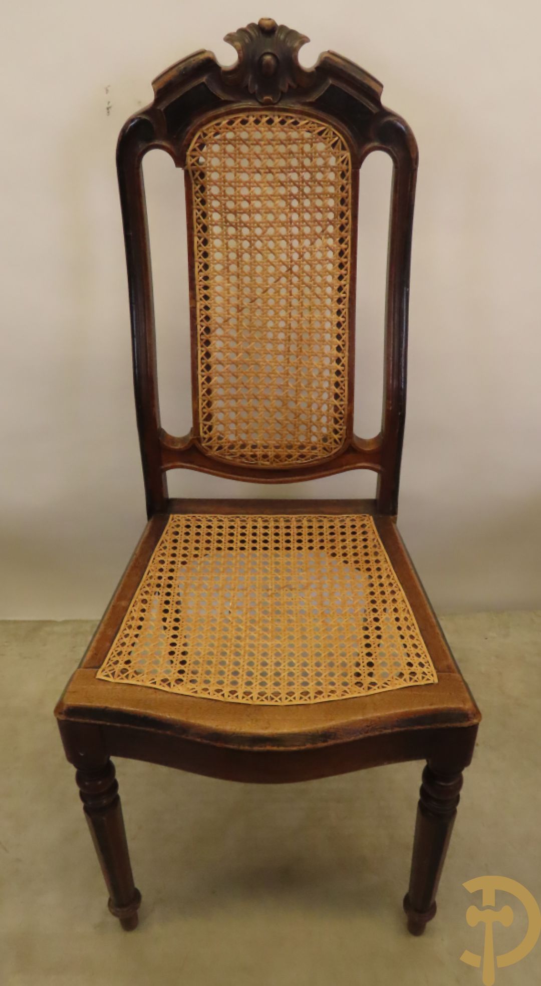 Negen Louis Philippe stoelen met gecanneerde zitting