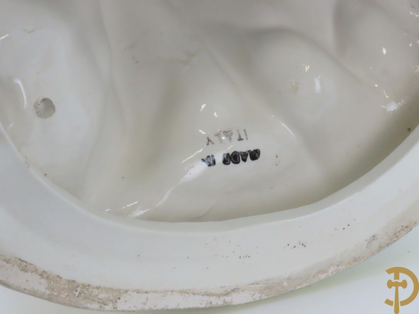 Keramieken zuil met ooievaar in het riet met cachepot erop, Italiaans, gemerkt