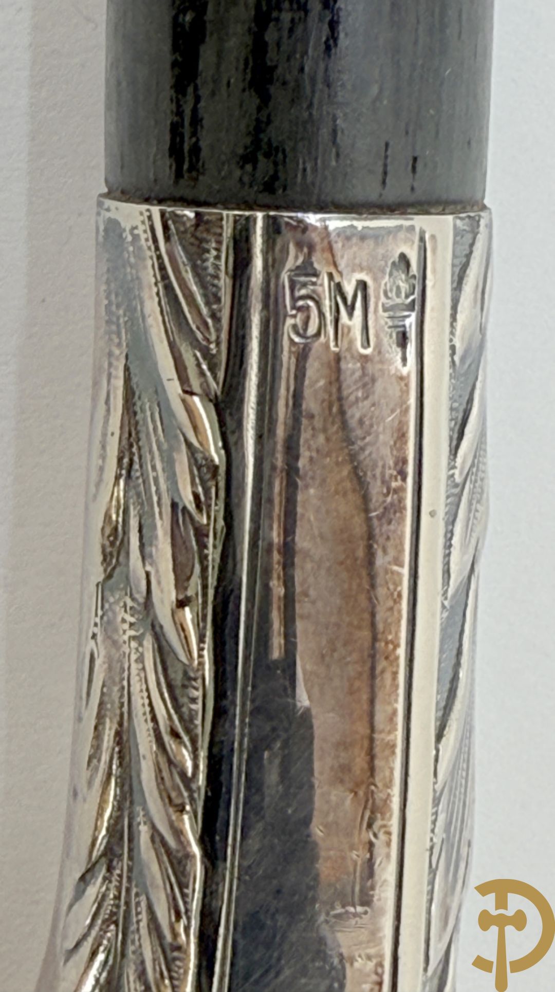 Drie wandelstokken met verzilverd handvat