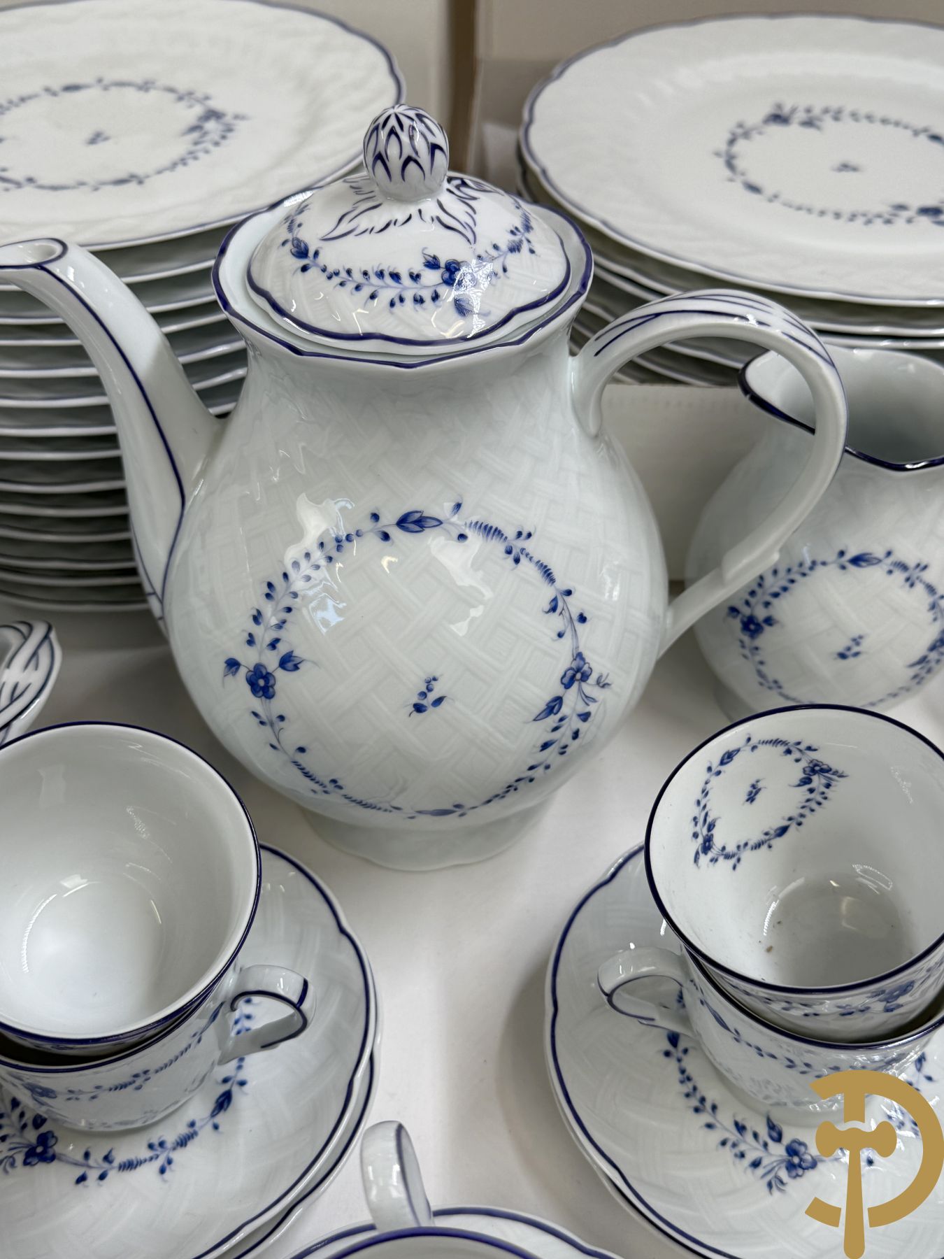 Uitgebreid porseleinen eet- en koffieservies Limoges, Bernardaud, type Hortence
