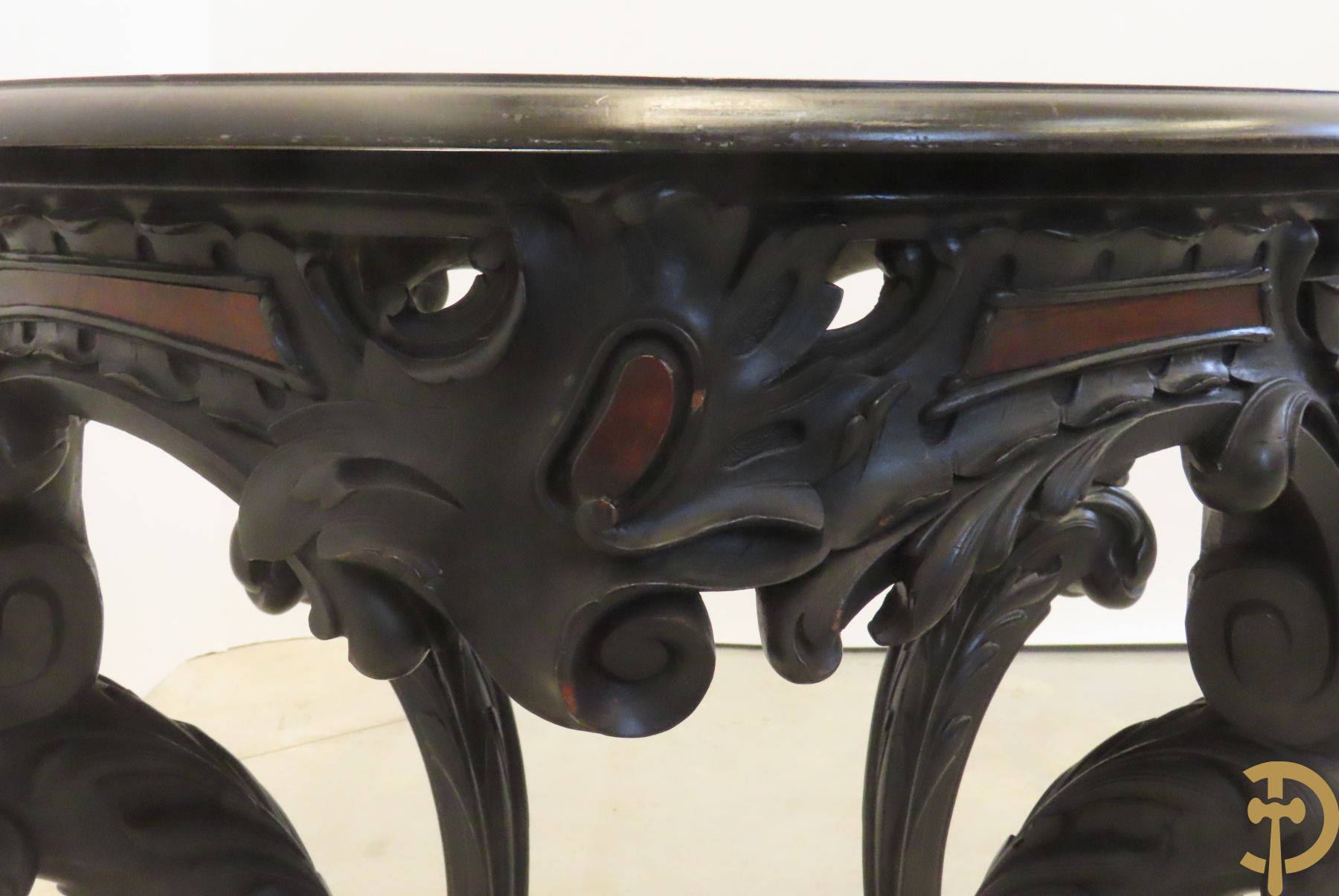 Napoleon III bijzettafel met gesculpteerde rocailles, 19e